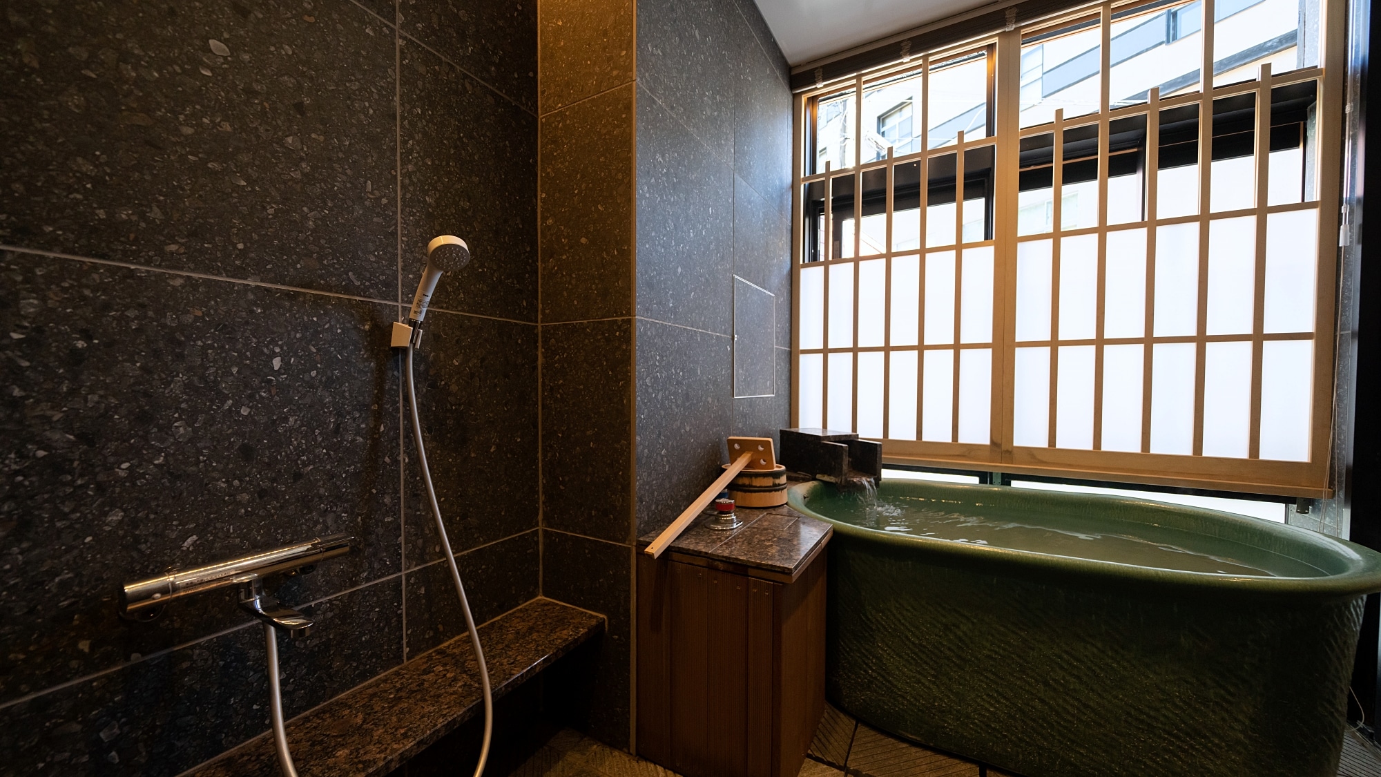 Guest room / [Rindo] with semi-open-air bath <28 square meters>