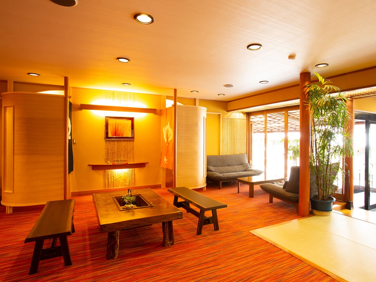 Here are some photos of the interior of the building. Please relax and unwind.