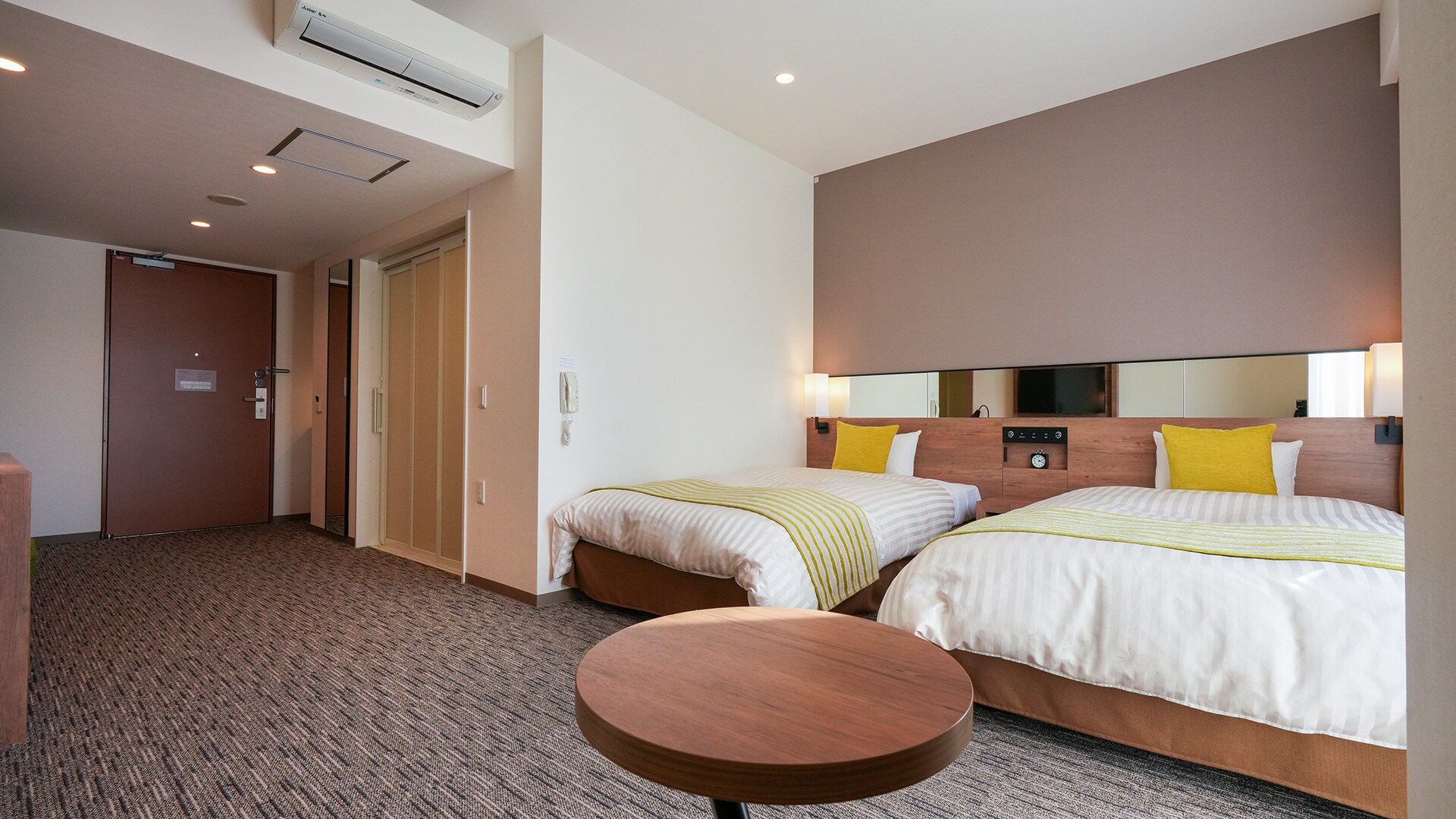 Universal Room