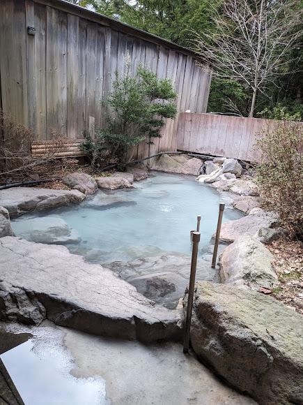 平湯 湯元舘 男性大浴場　露天風呂♨️.jpg