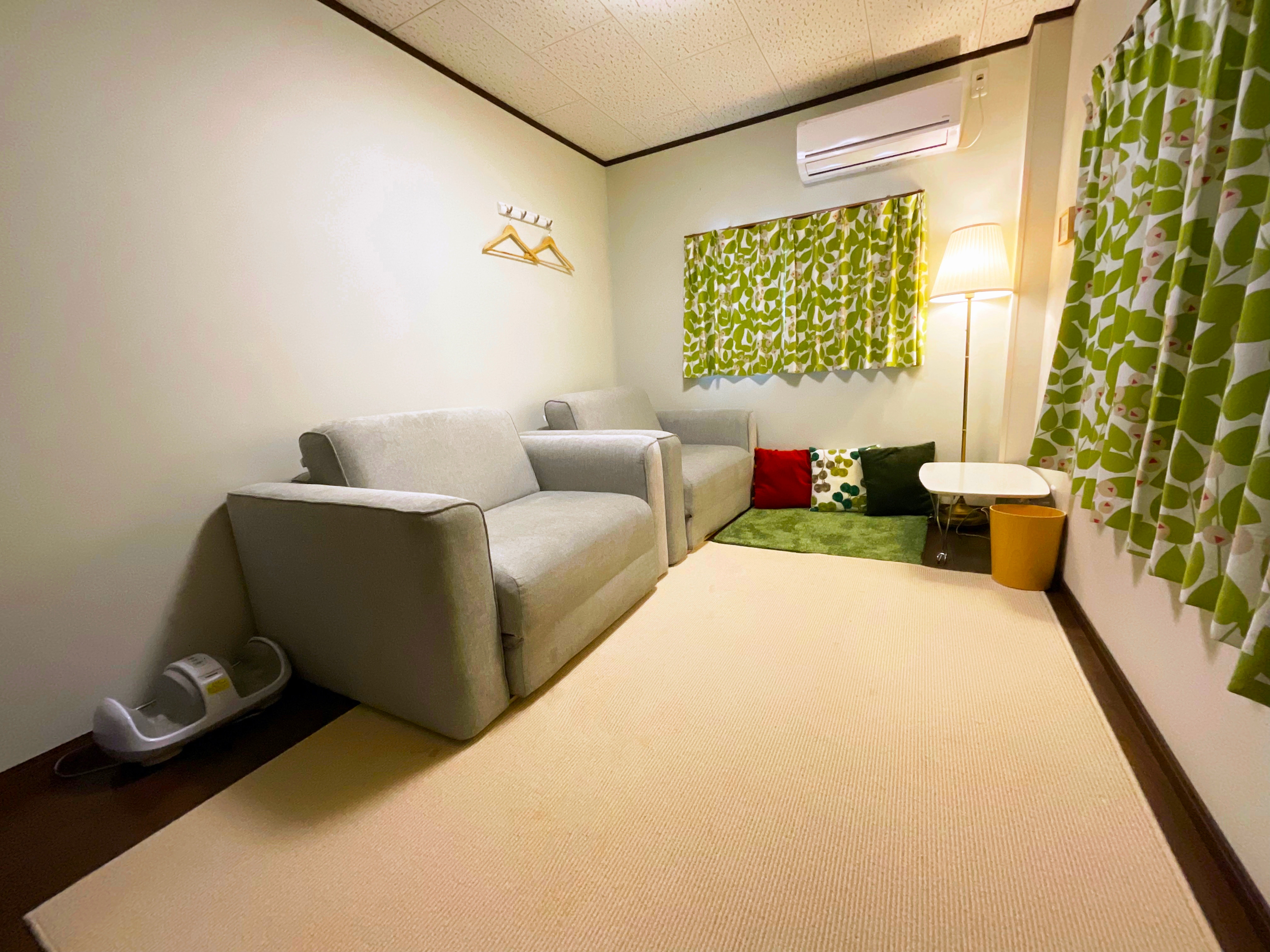 Two Koala sofa beds are available for a relaxing and relaxing time. Top-class quality with three-layer urethane foam!