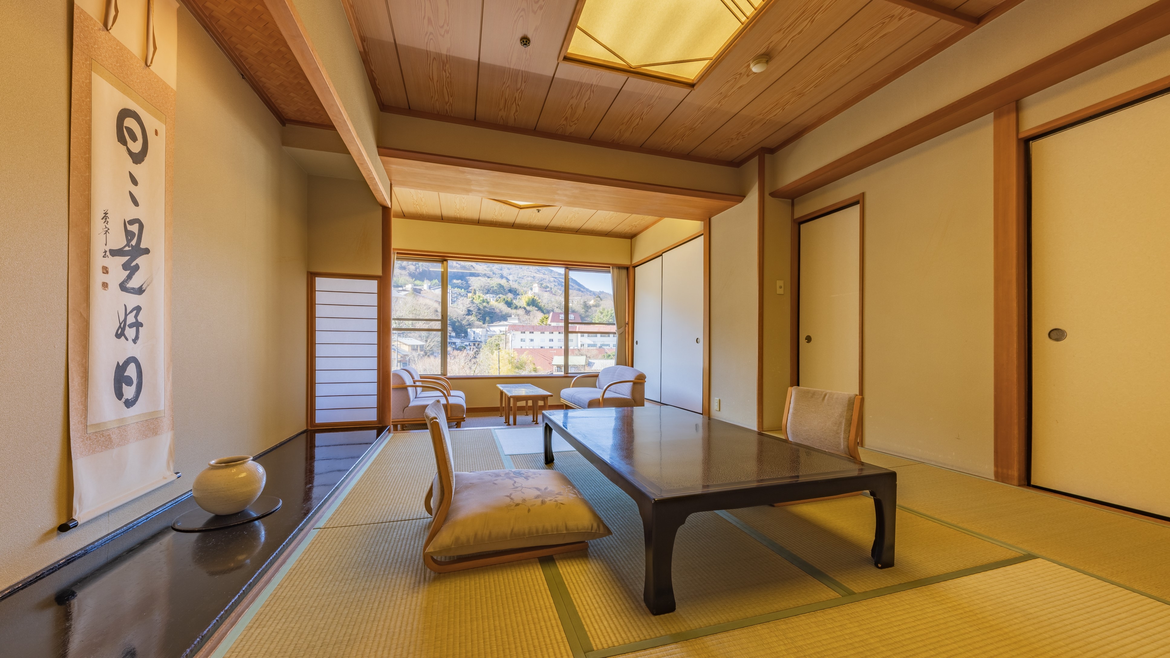 [River side] 12 tatami mats Japanese-style room example