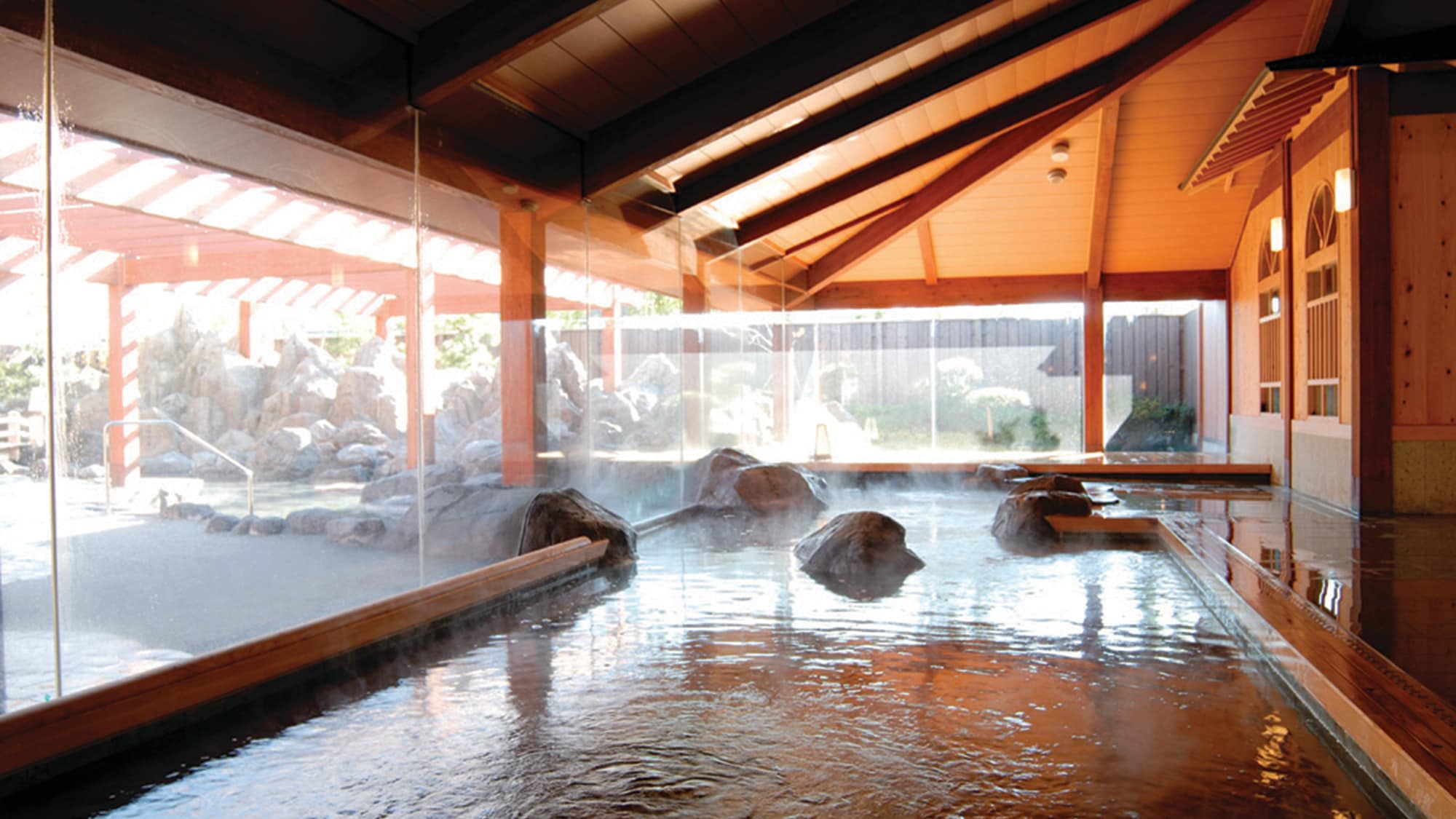 Kaika Onsen: You can enjoy the hot springs that spring up from 1400m underground.