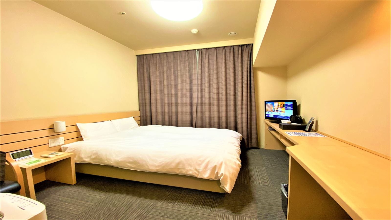 ◆ Non-smoking single / double room 15 square meters Bed size 140 cm & times; 195 cm