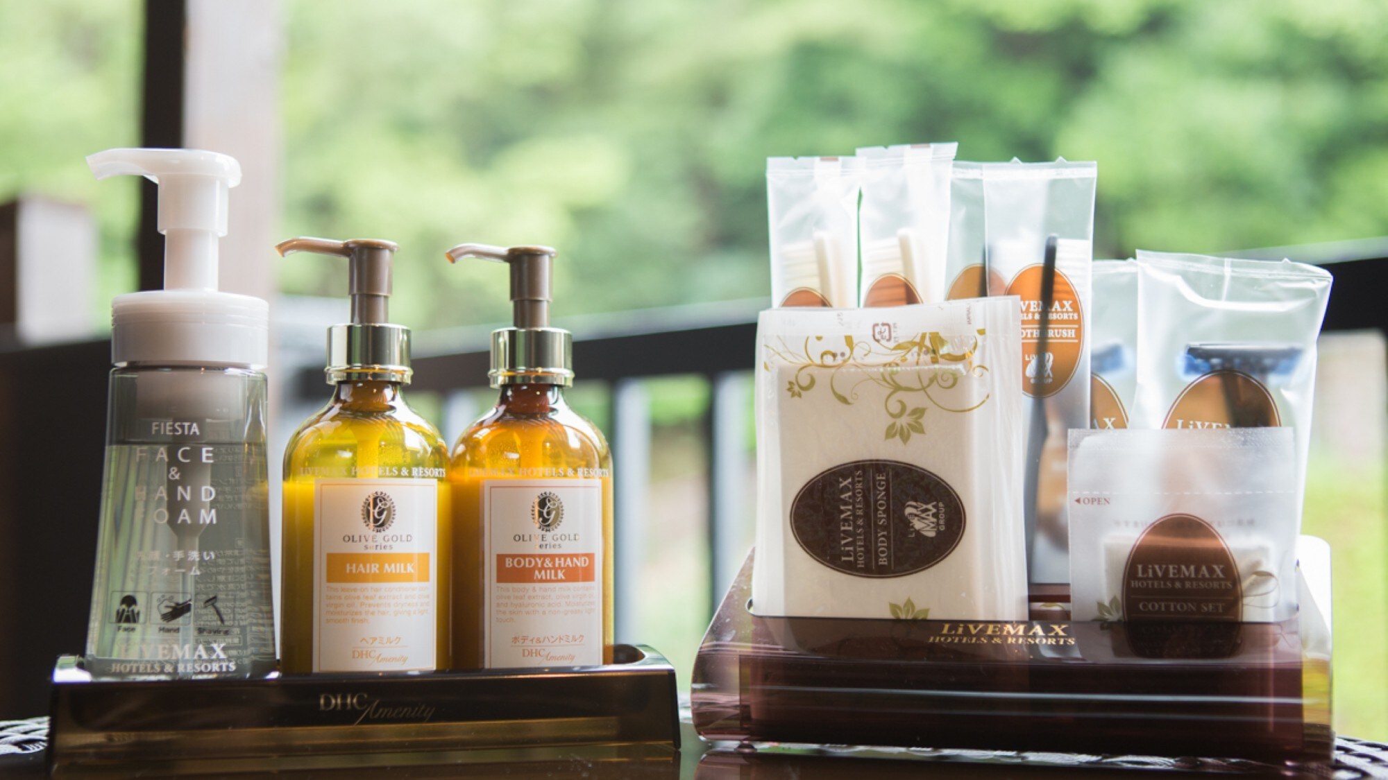 With a wide range of amenities including N&CO and DHC, you can enjoy a comfortable stay.