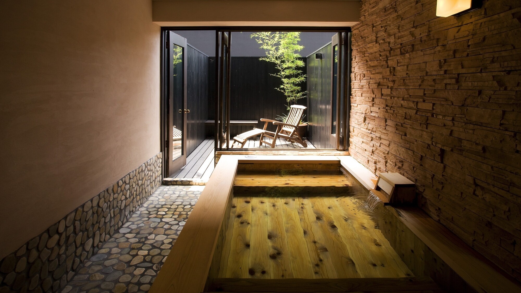 Comfort (open-air bath)