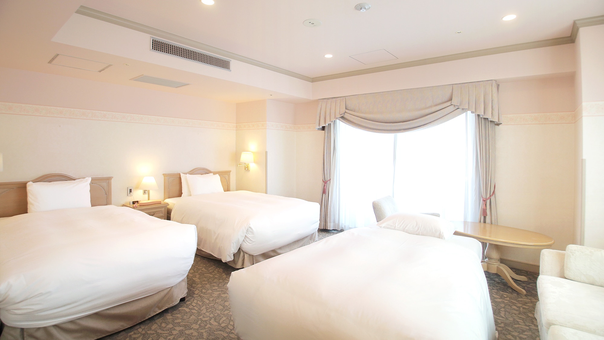 [4th floor, floor color: pale pink] Royal Twin Room 403, 3 guests (example)