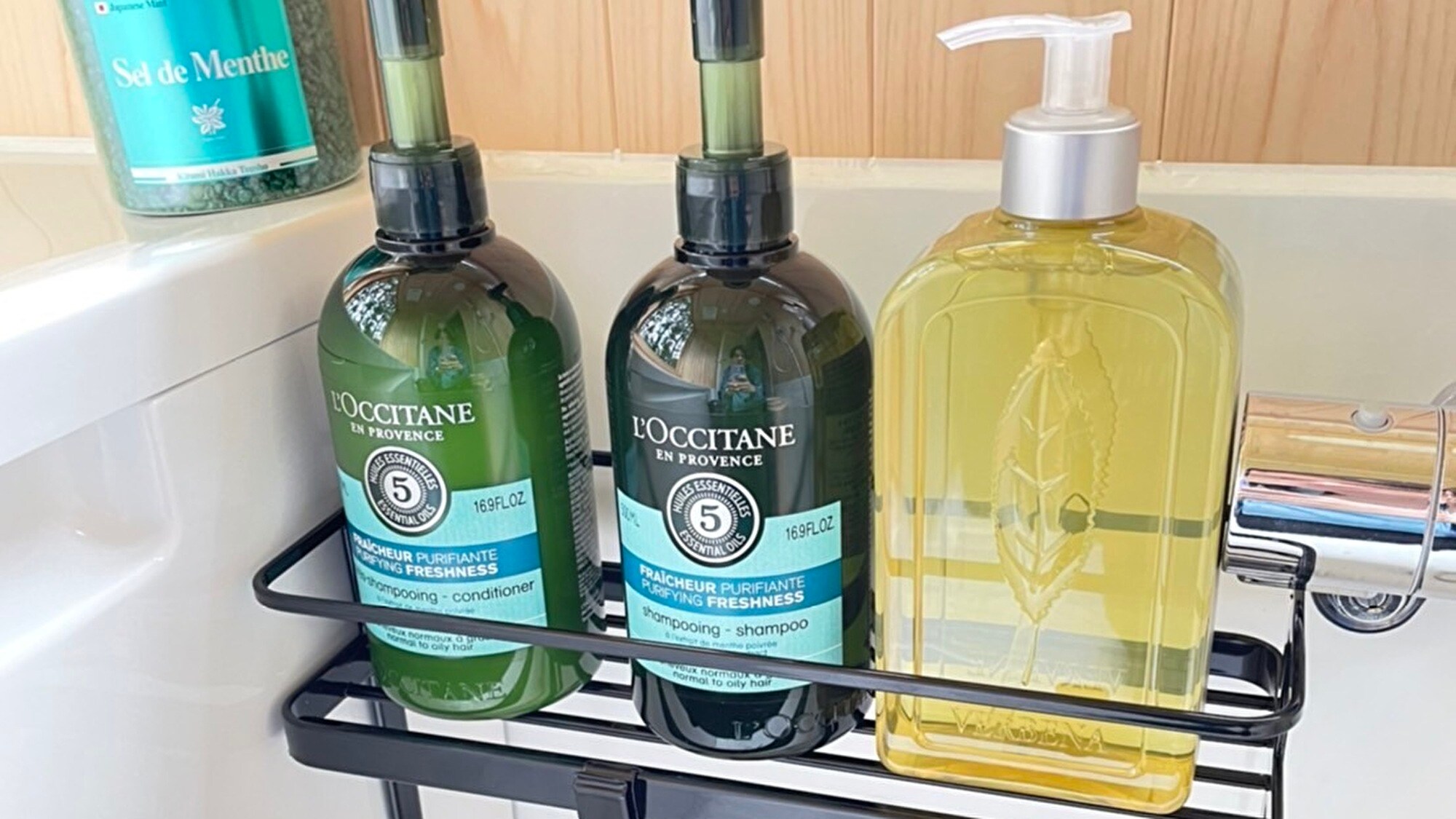 อ่างอาบน้ำกลางแจ้งแบบใหม่พร้อมสิ่งอำนวยความสะดวกที่เปลี่ยนแปลงอยู่ตลอดเวลา