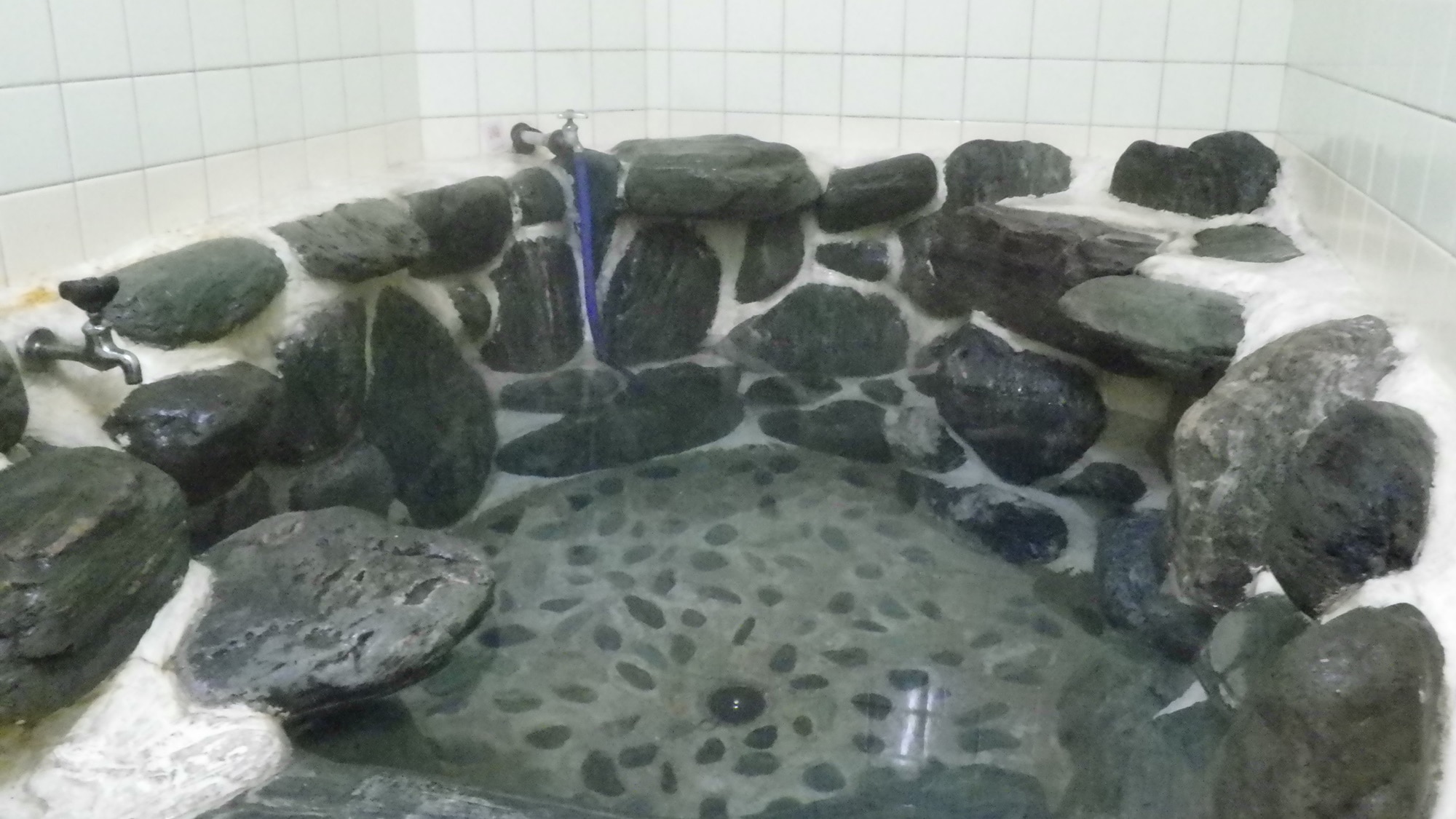 *[Nibukawa Onsen] Medium bath (private) for up to 5 people. Please enjoy Nibukawa Onsen, which is especially popular with guests seeking therapeutic baths.