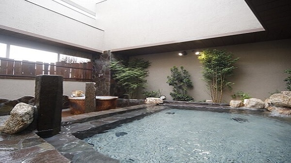 ◆ Women's open-air bath (hot water temperature: 41-42 ℃)