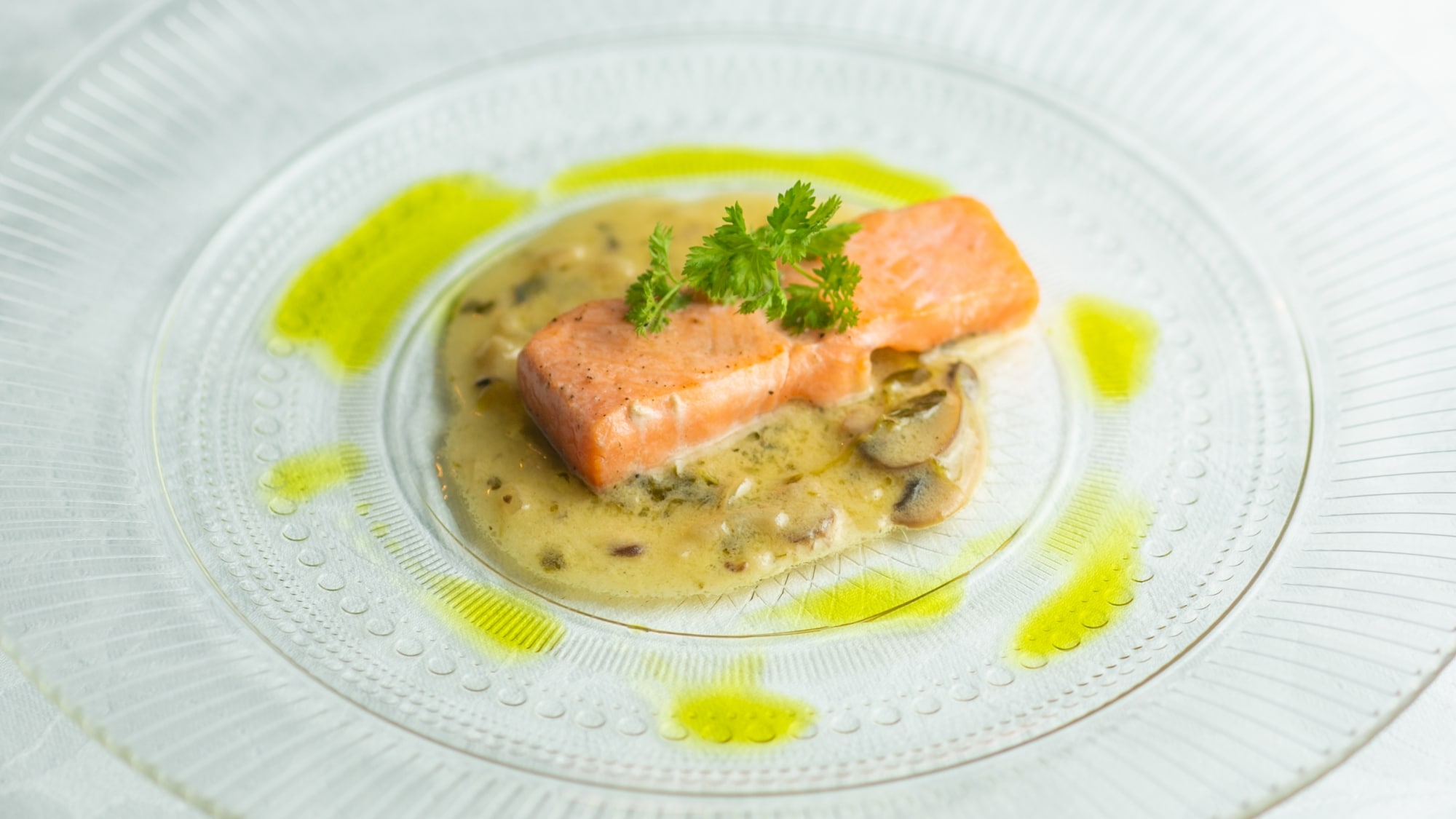 [Contoh makanan pembuka] Escalope salmon Shinshu dengan saus oseille
