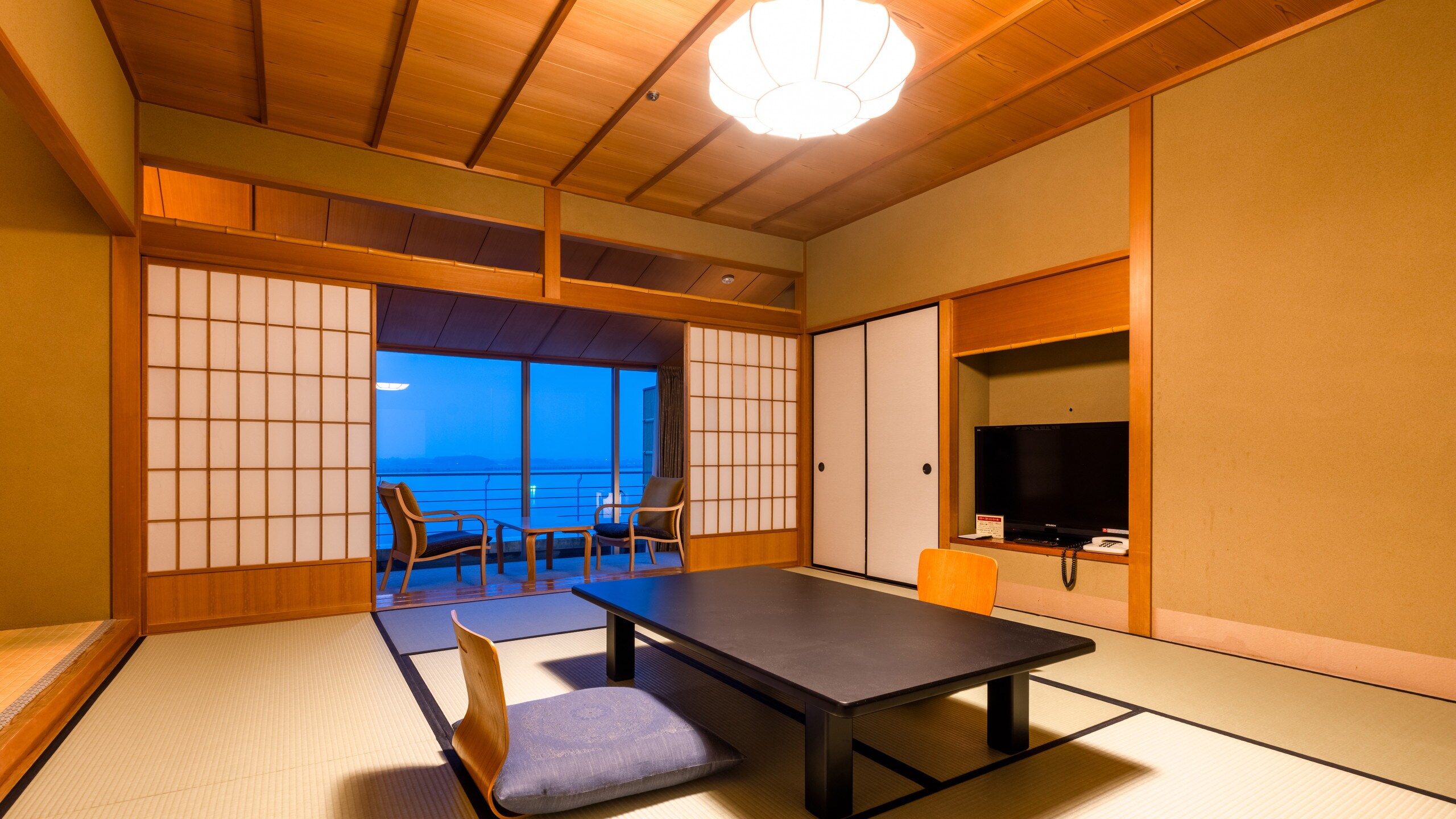 [Top floor Japanese-style room] Guest room with open-air bath