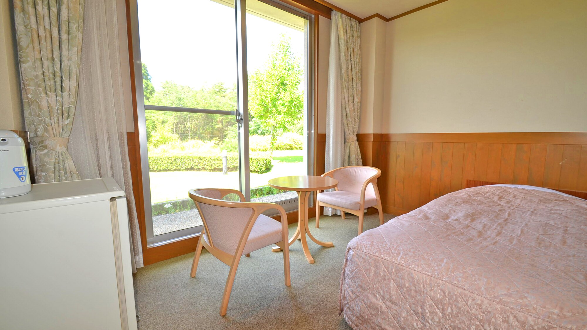 * Example of guest room / You can see the green space from the room. If you are in the room on the 1st floor, you can go out to the garden ♪