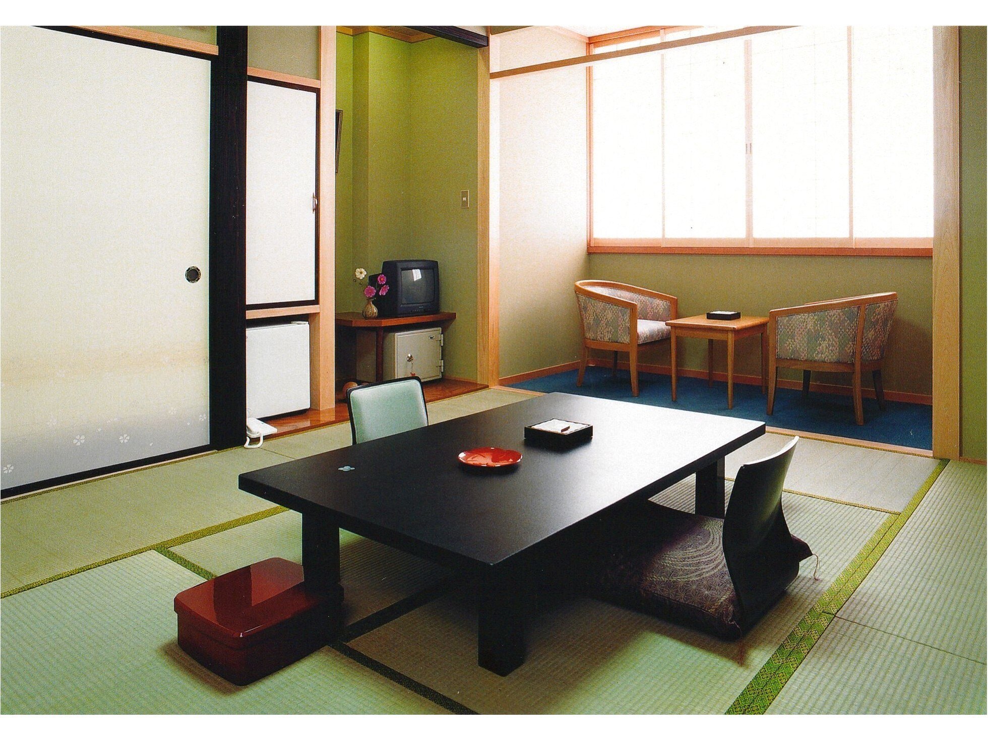 Japanese-style room (10 tatami mats) with shower and toilet (a)