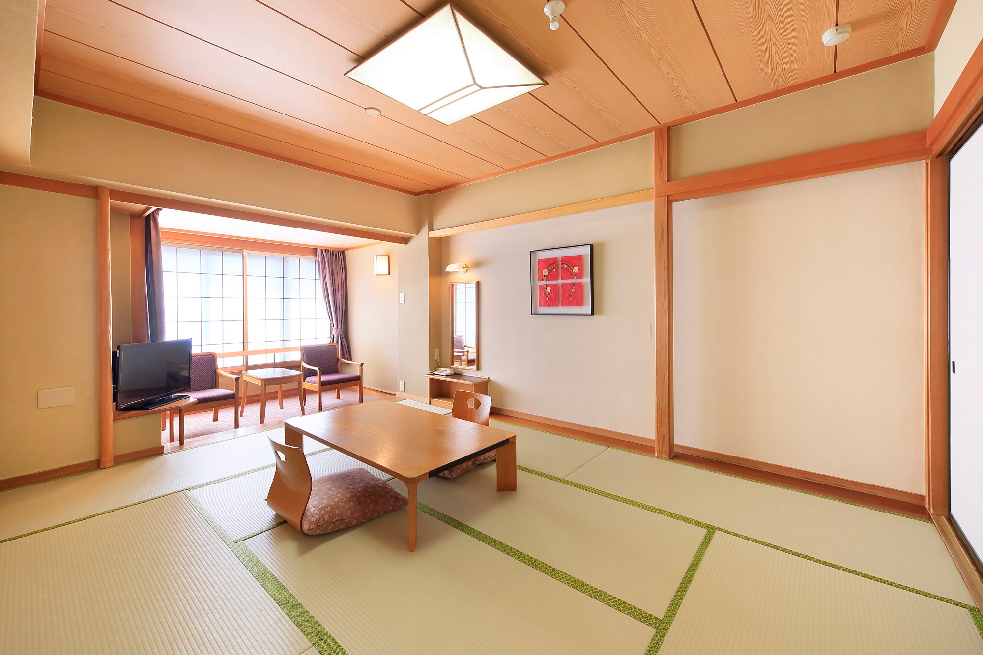 <Phòng khách> Phòng theo phong cách Nhật Bản rộng 10 chiếu tatami, sức chứa tối đa 4 người