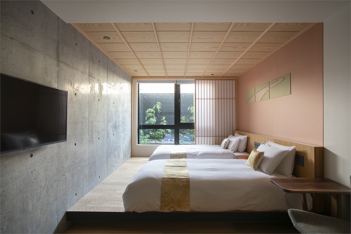 Kamar kembar dengan pancuran