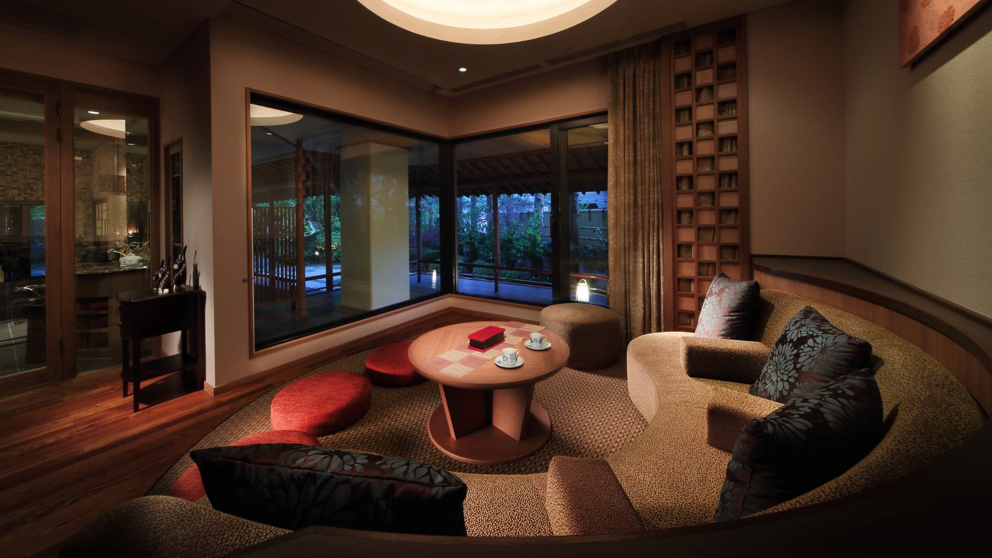 [Seiryu's highest-class special guest room, Kamuri] A special room measuring 108 square meters.