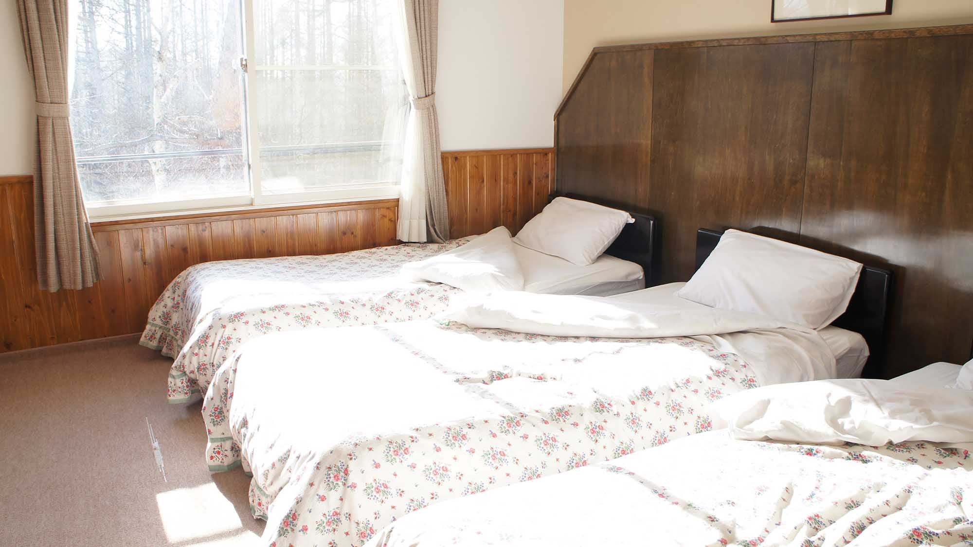 ・ <Triple room with bath> You can spend the summer comfortably without air conditioning.