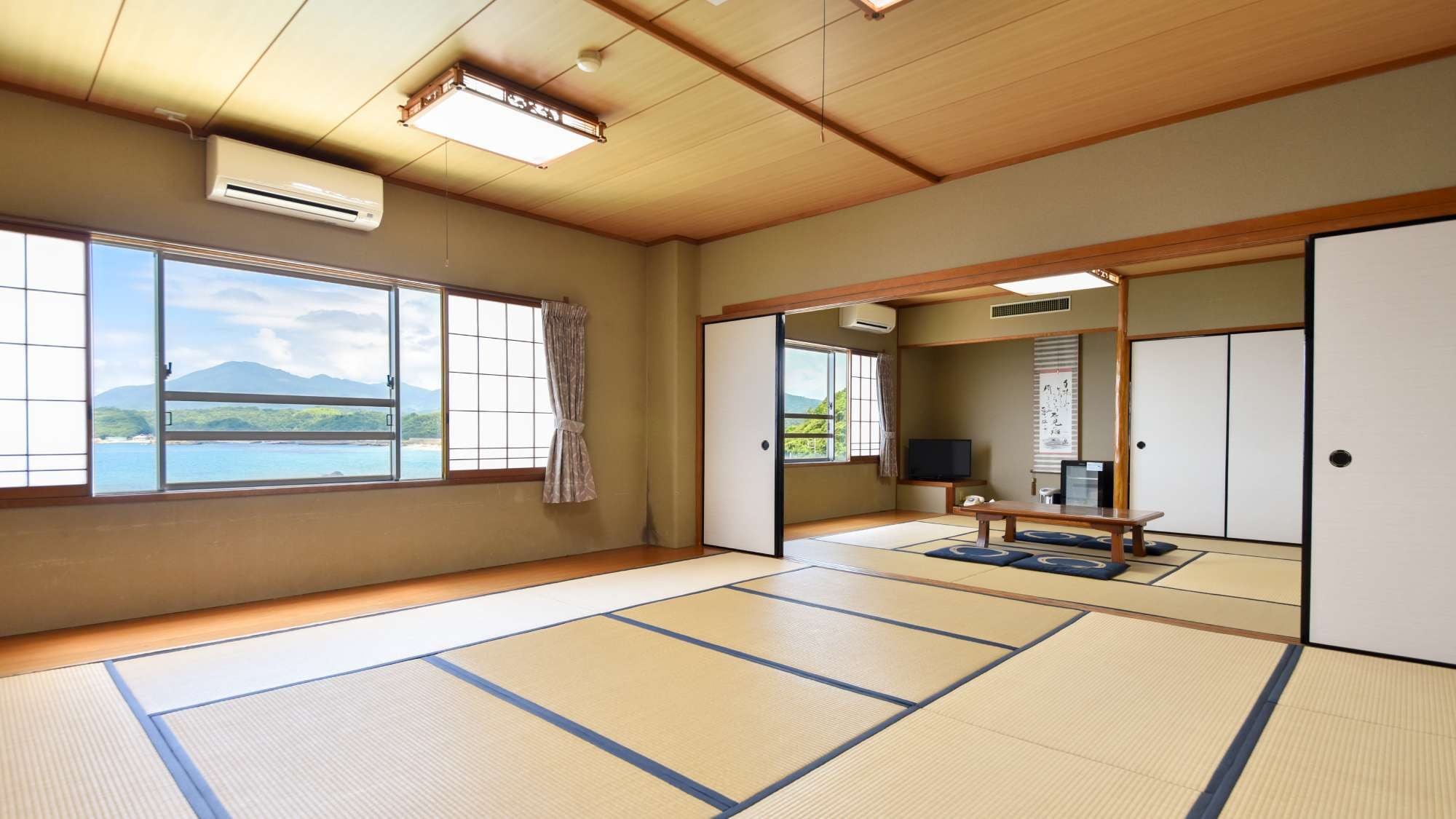 ★ [Japanese-style room 27 tatami mats]