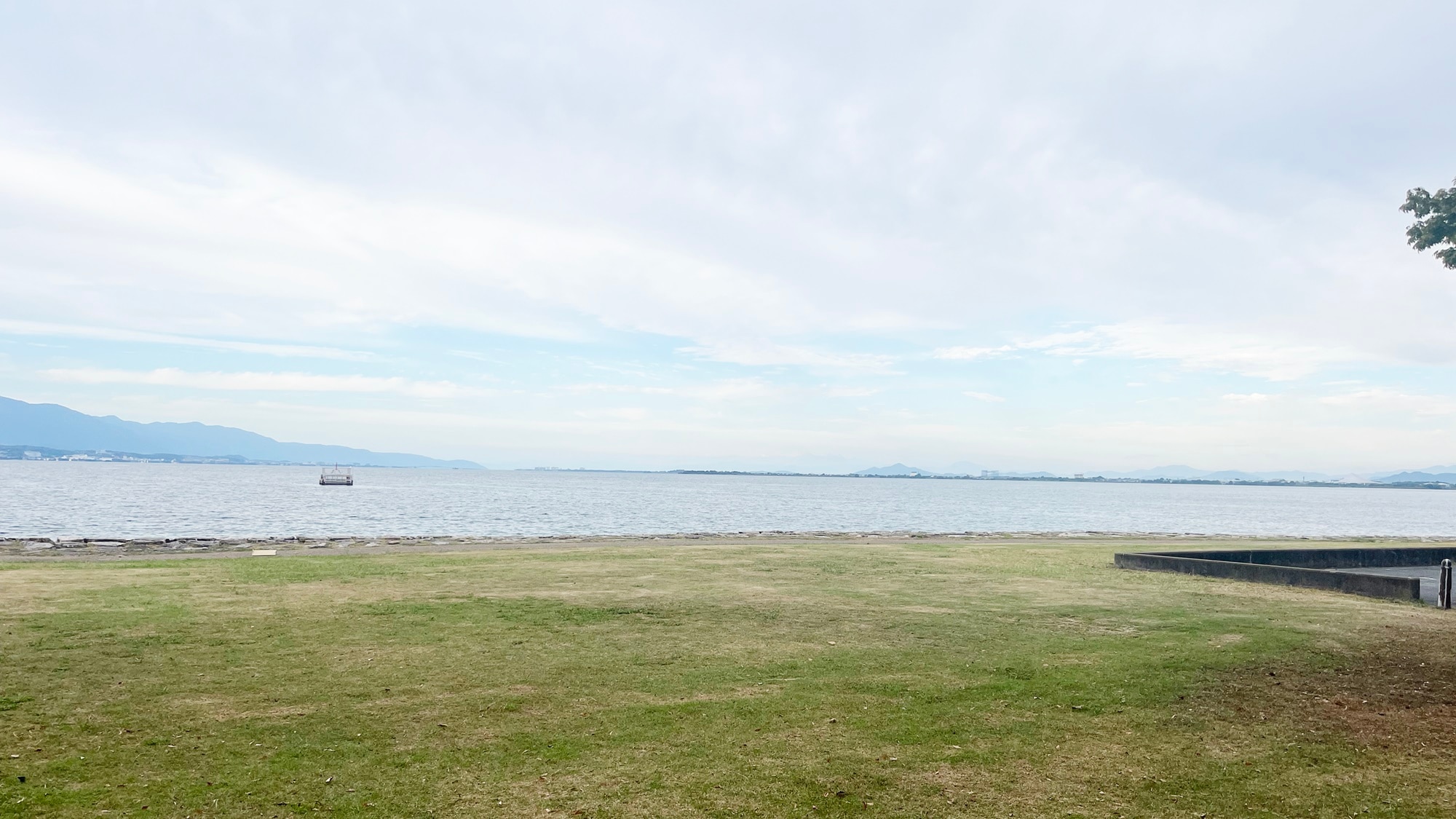 *Across from the hotel is a large lawn area on the lake shore where some people come to enjoy fishing from early in the morning.