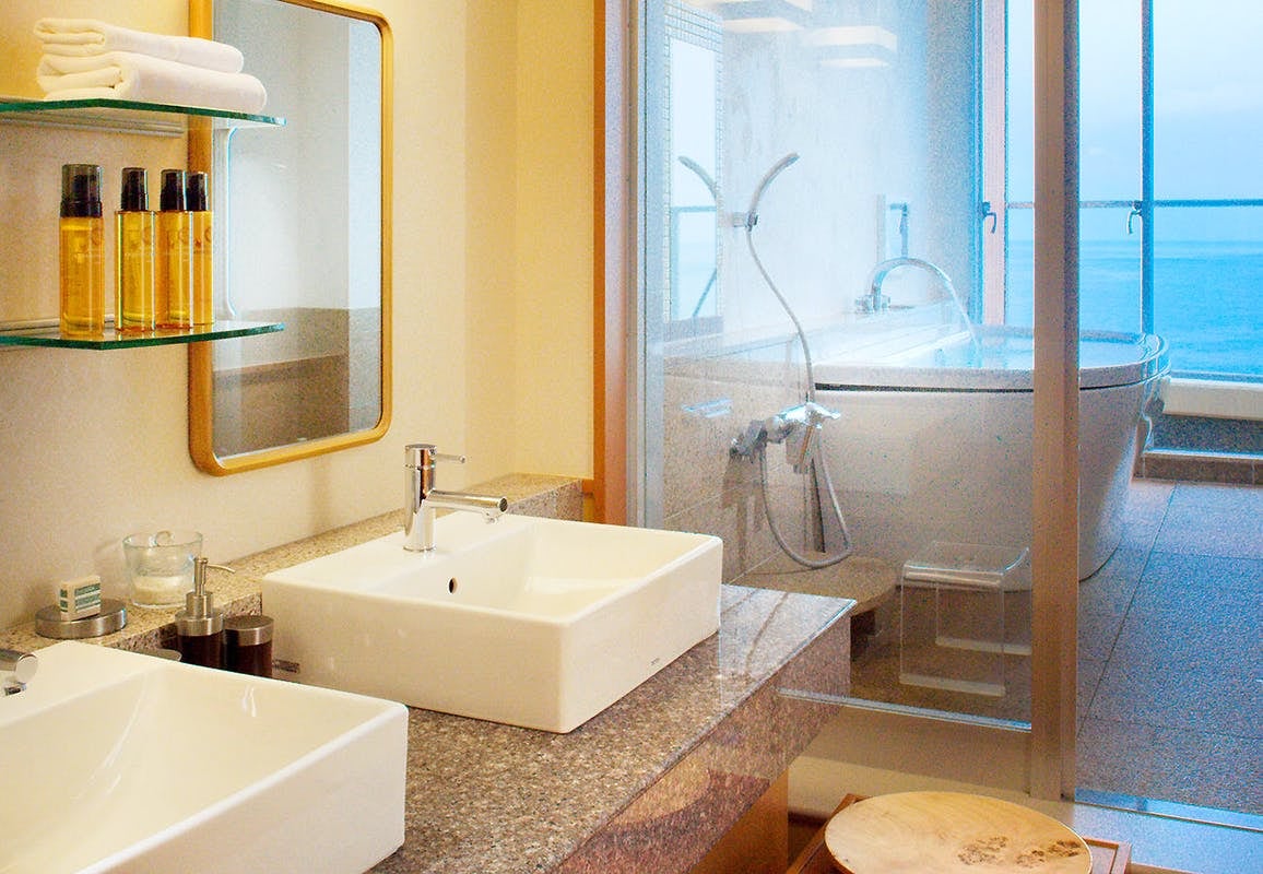 Guest room C type with open-air bath