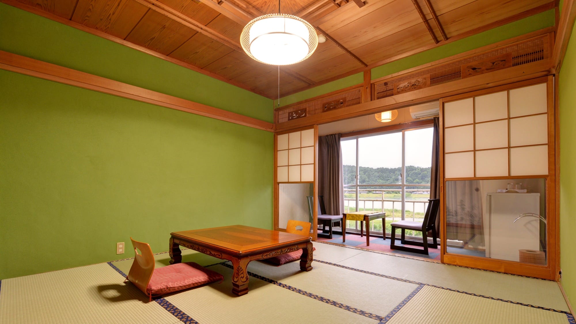 *8 tatami Japanese-style room (example of a guest room)/Enjoy a relaxing time in a room with the faint scent of tatami.