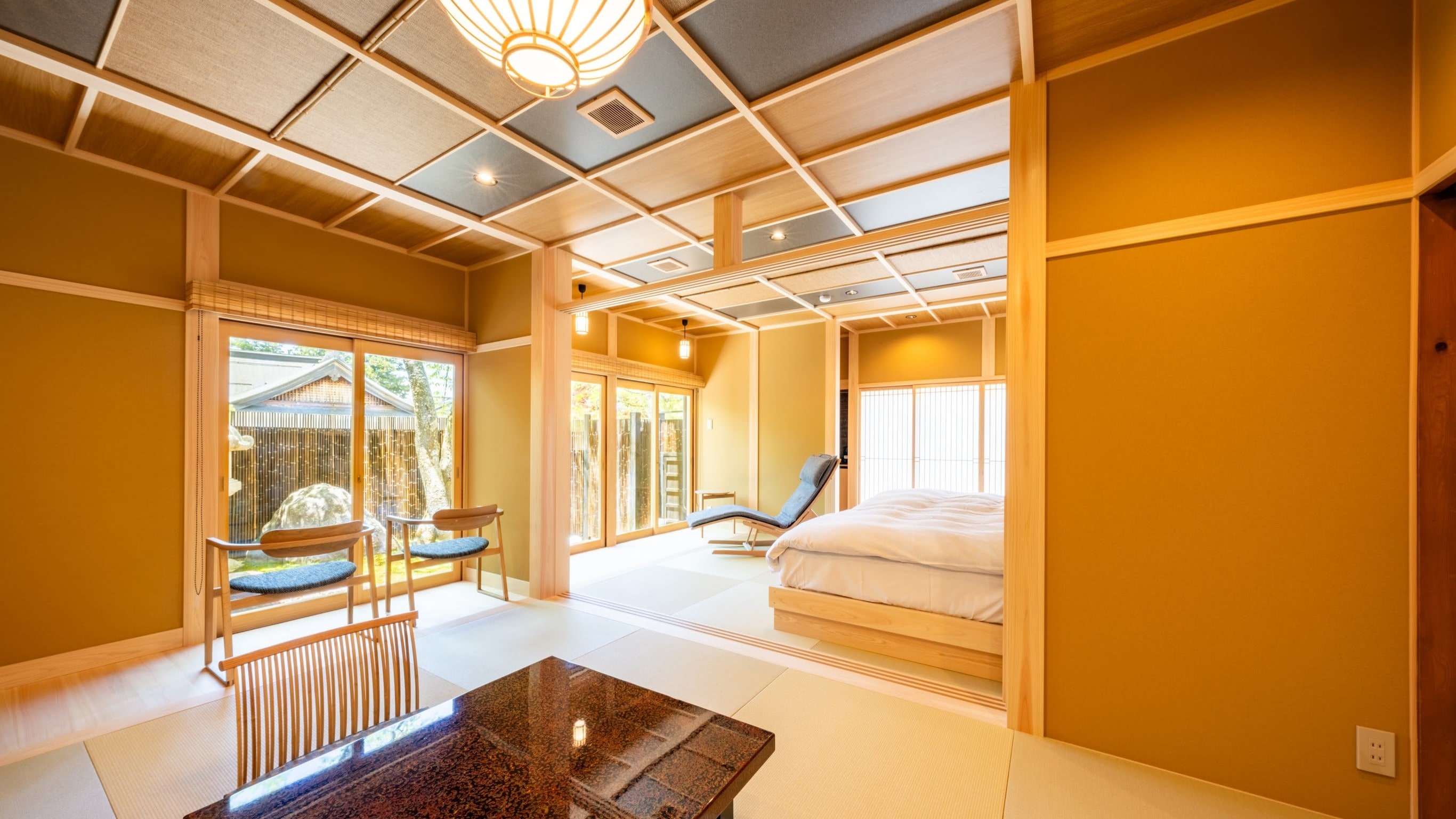 [Separate room: 60 square meters + 20 square meters with garden] Jr. Suite Kongo with semi-open-air bath