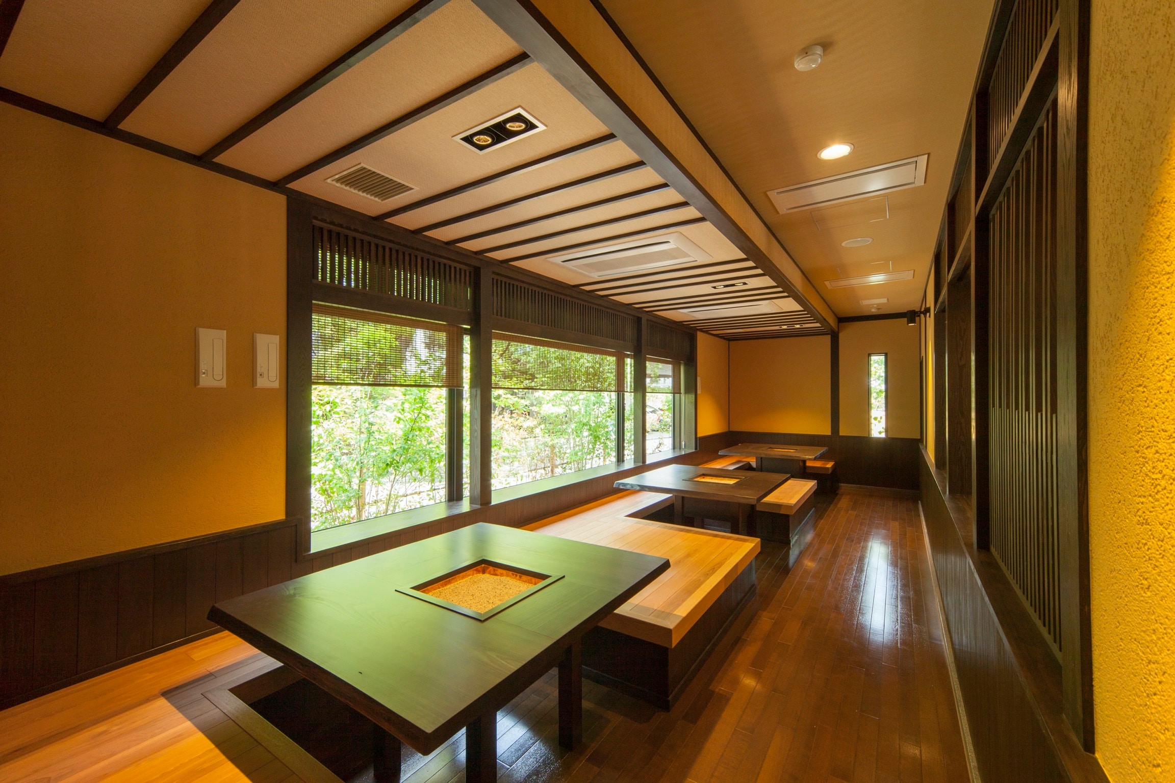 Ayu no Sho [General seating: sunken kotatsu-style raised seating]