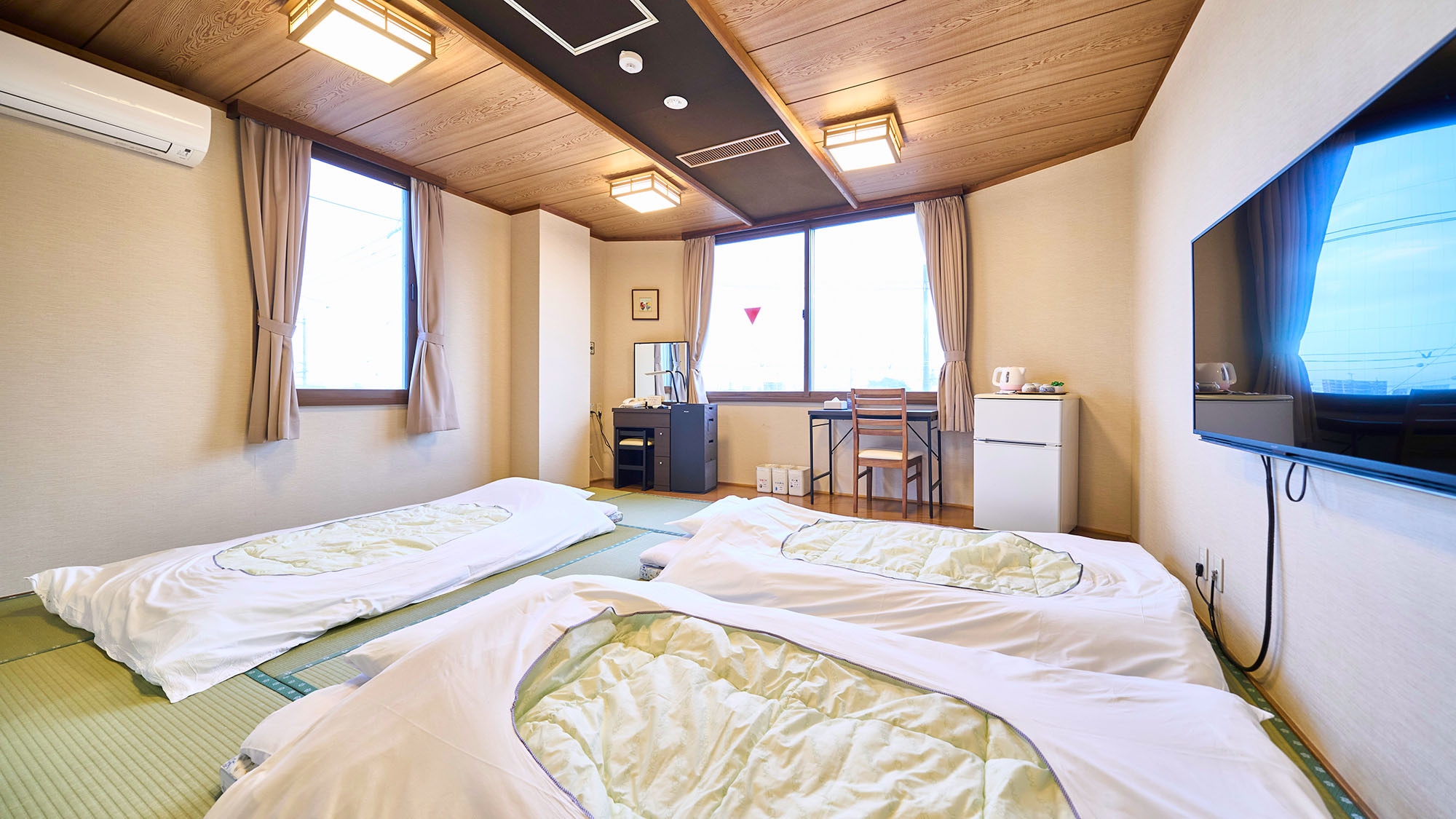 ・【日式房间A】最多可入住5人。请在我们宽敞的房间里放松身心。