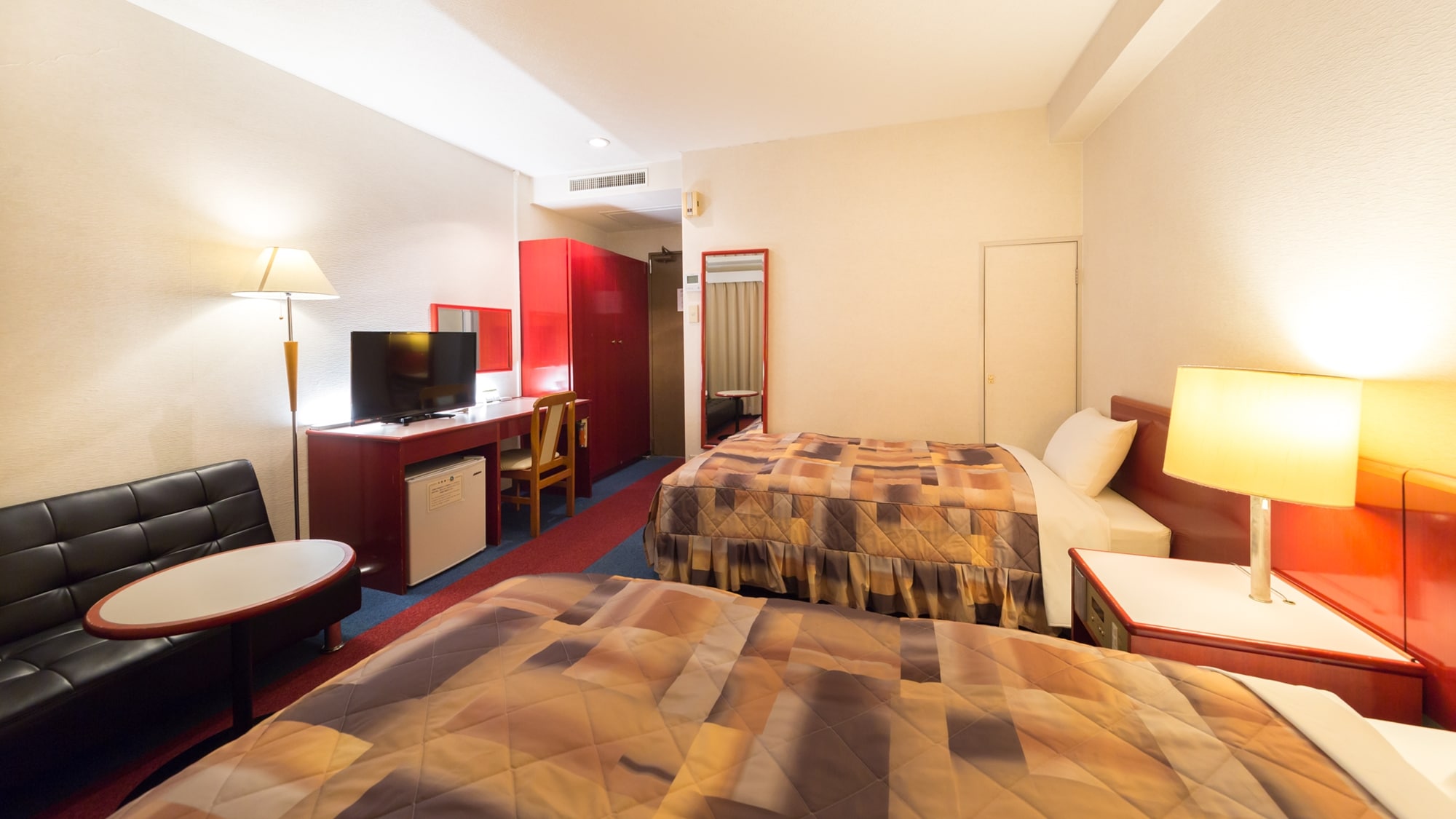 [Twin room] Free Wi-Fi is available, so business travelers can stay here with peace of mind.
