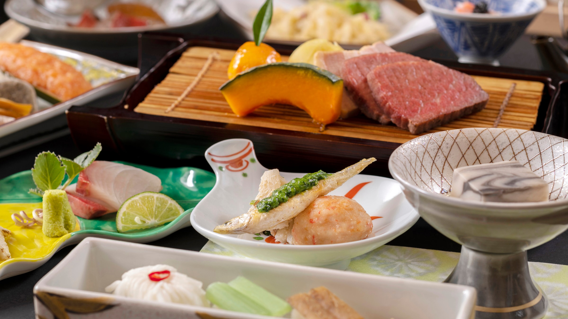 [Dinner] Kaiseki cuisine featuring an abundance of local flavors