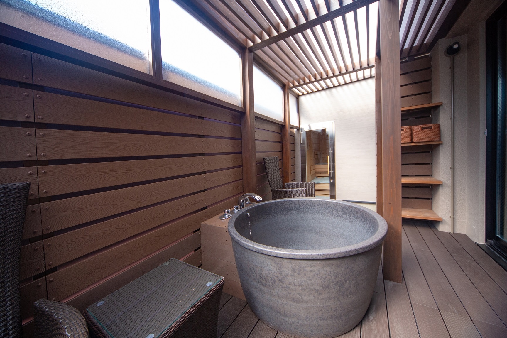 Kamar khusus Jepang-Barat dengan pemandian semi-terbuka dan sauna - SEN
