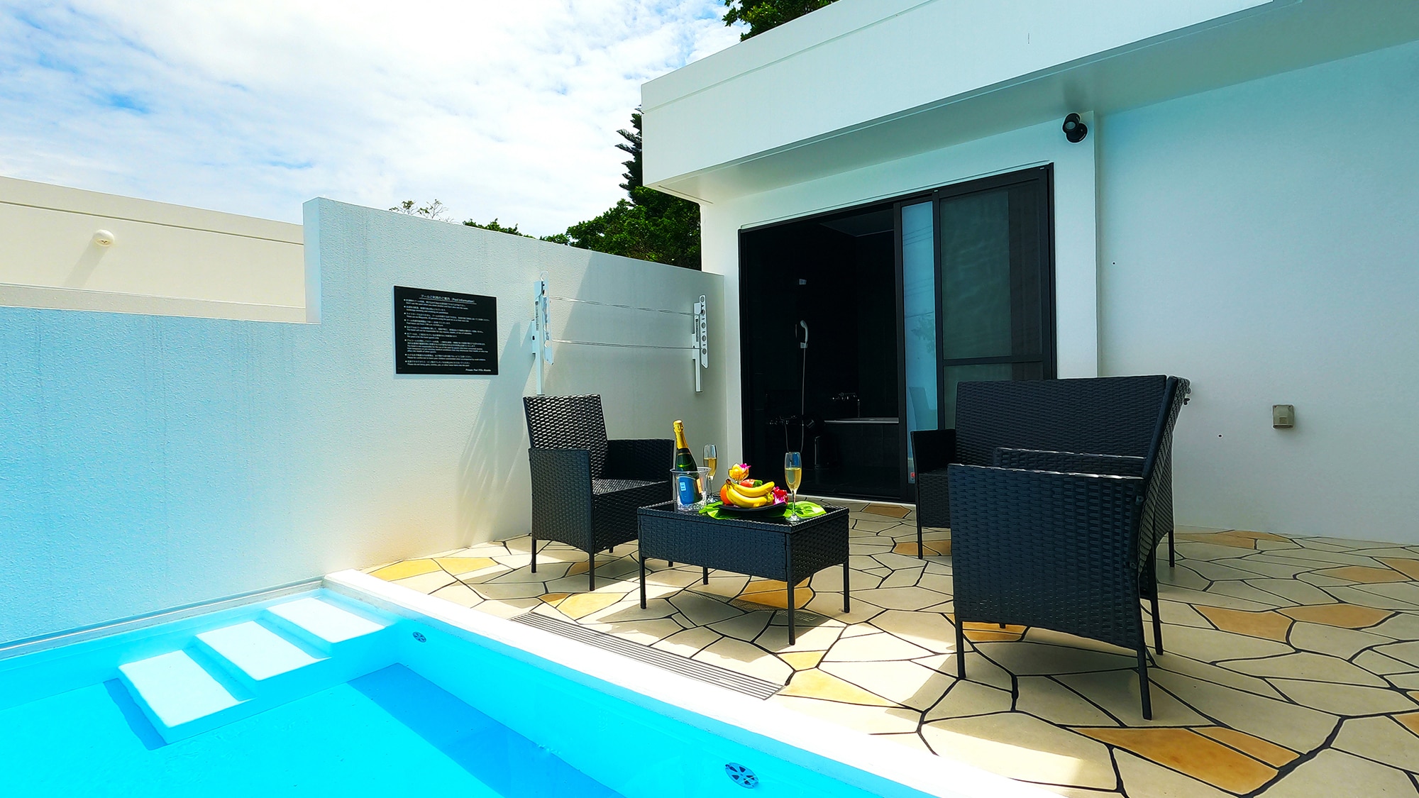 [Deluxe] The exterior walls are high, so you can enjoy a private day.