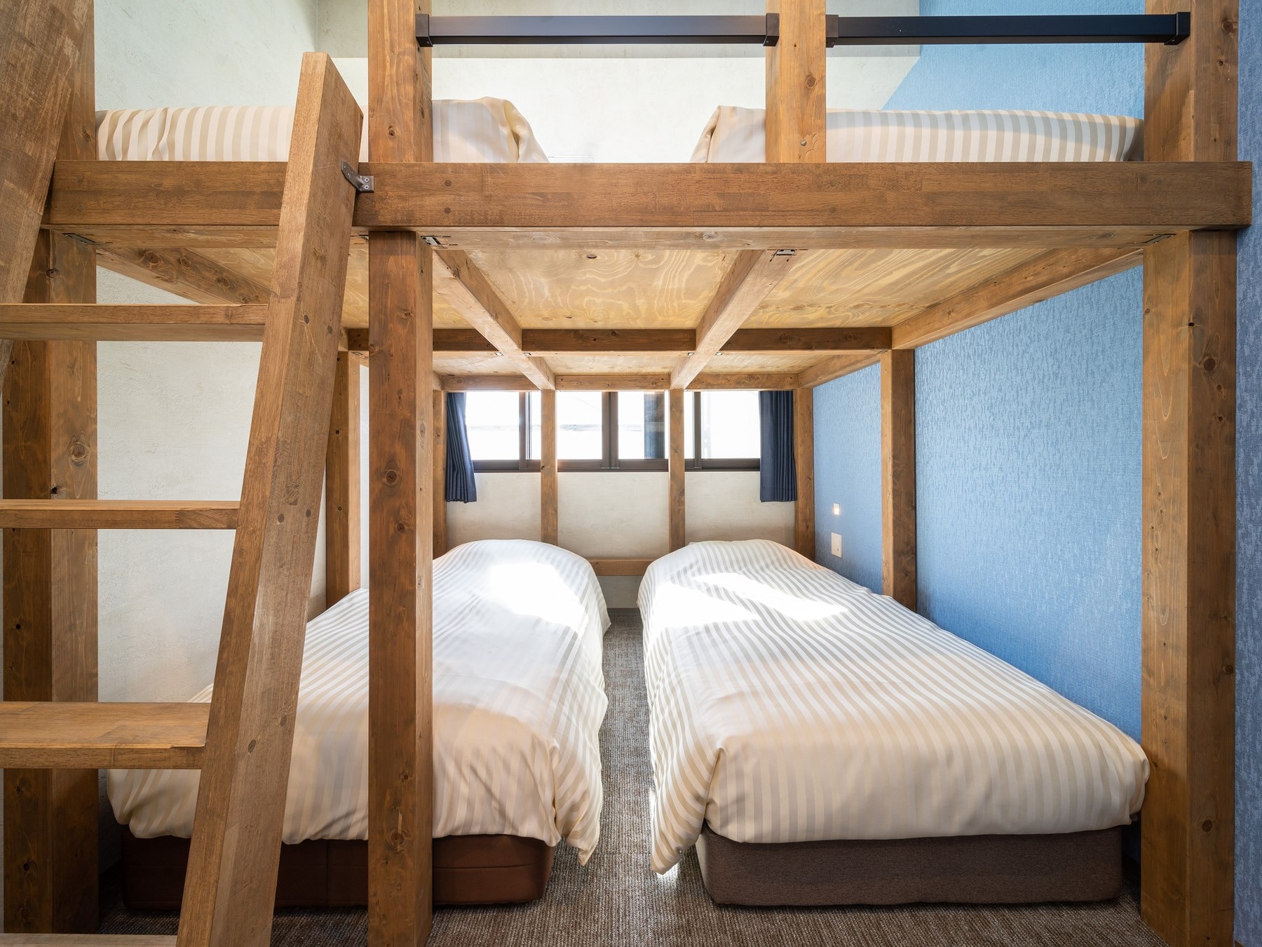 Room for 4 people (single * 4)