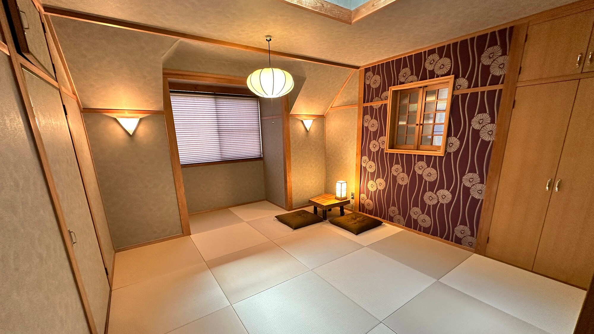 [Deluxe Villa] There are two Japanese-style rooms. These are relaxing Japanese-style rooms with Ryukyu tatami mats.