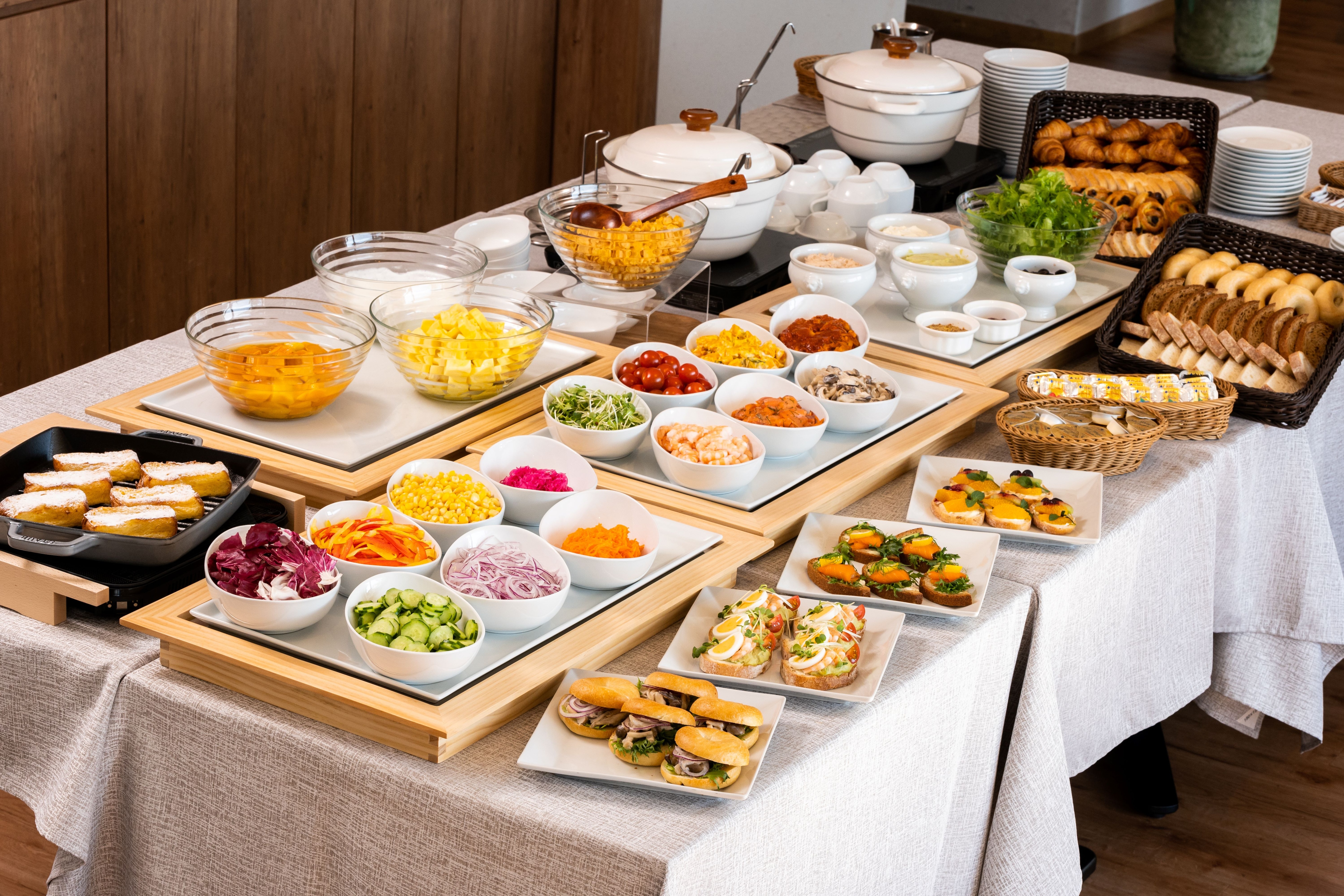 Breakfast: Half buffet