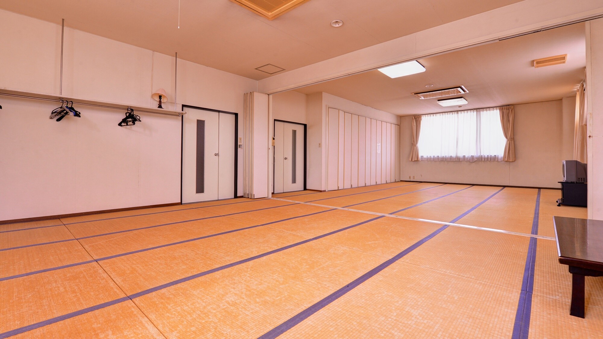 *5F Japanese-style room (example of guest room)