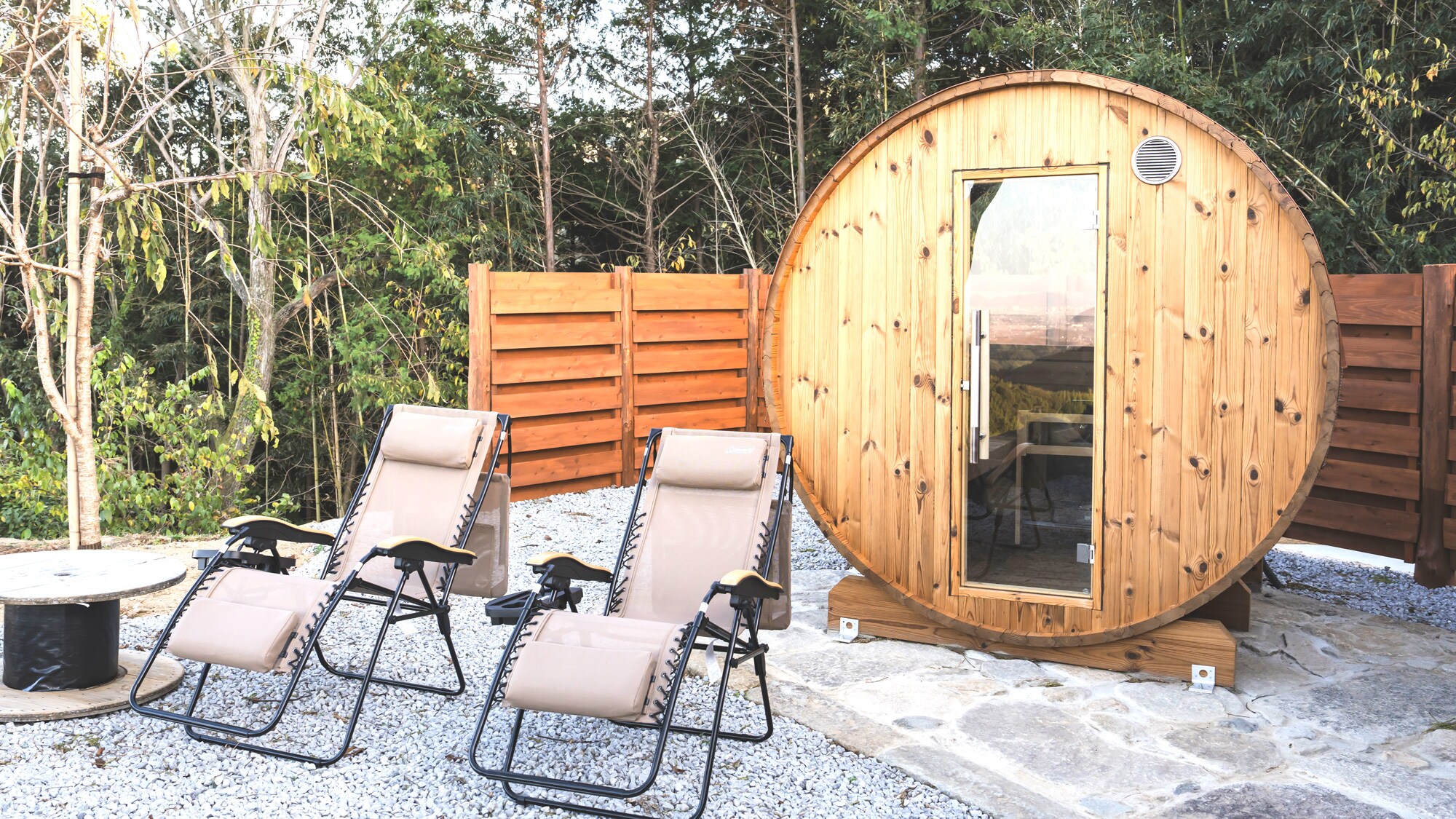 Barrel sauna: A private barrel sauna where you can enjoy loyly, limited to three groups per day, and an attached cold bath