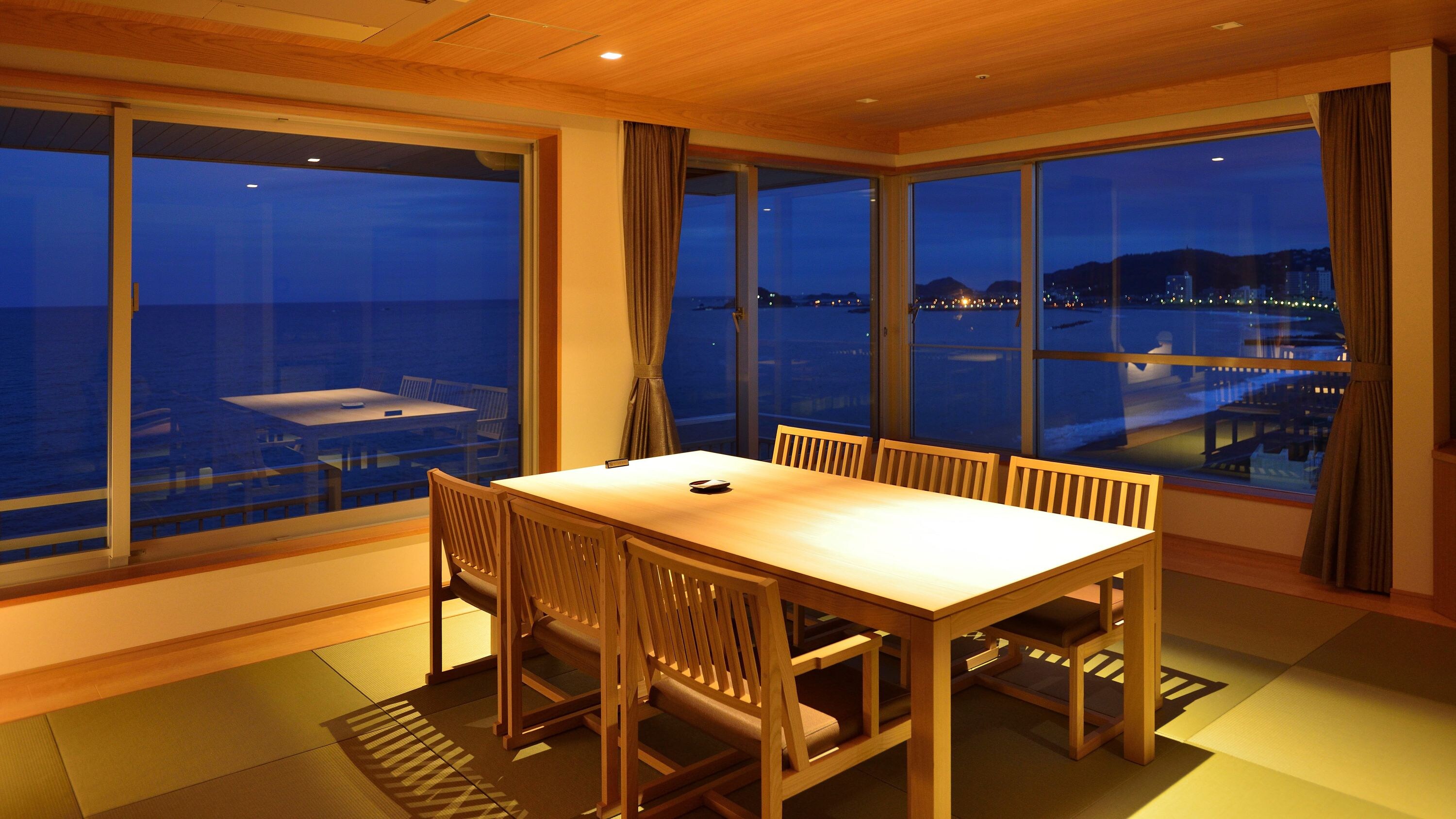 Premium floor "Corner Suite" Night atmosphere