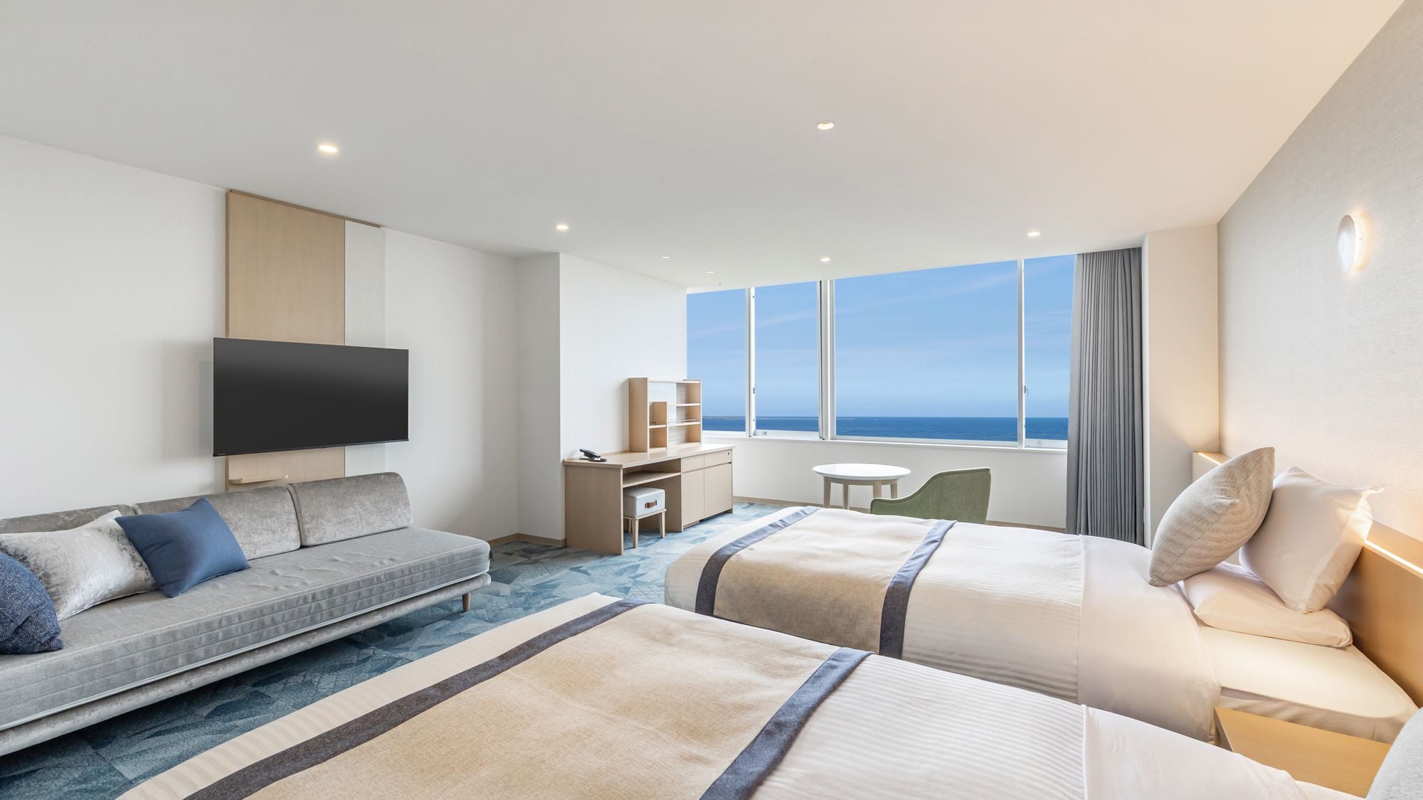 Deluxe Twin (with bath)