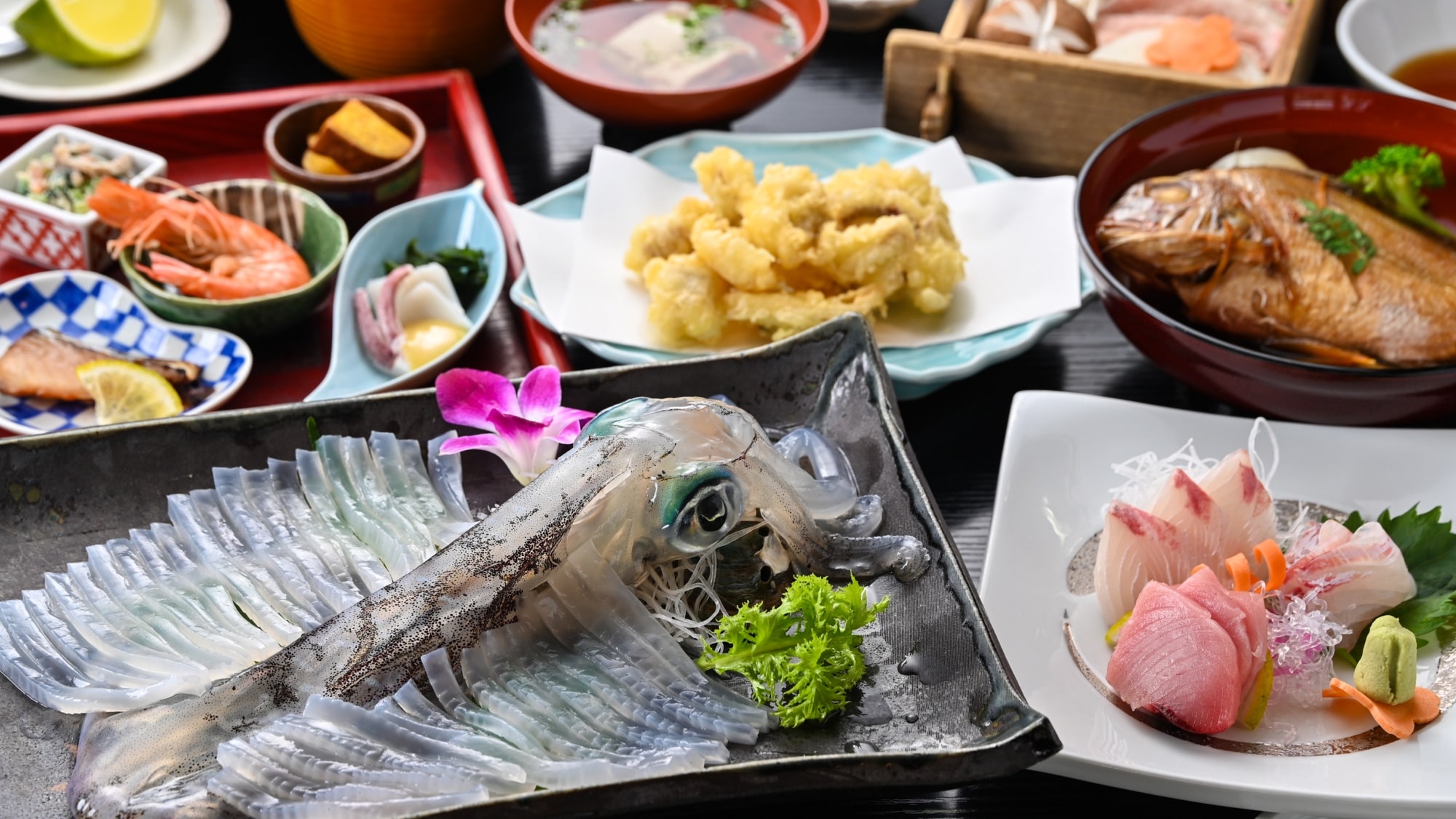 Seafood from Yobuko and extremely fresh live squid