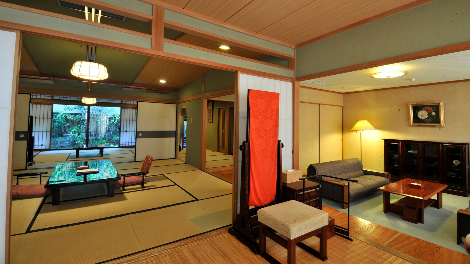◆ Special Japanese-style room (example)
