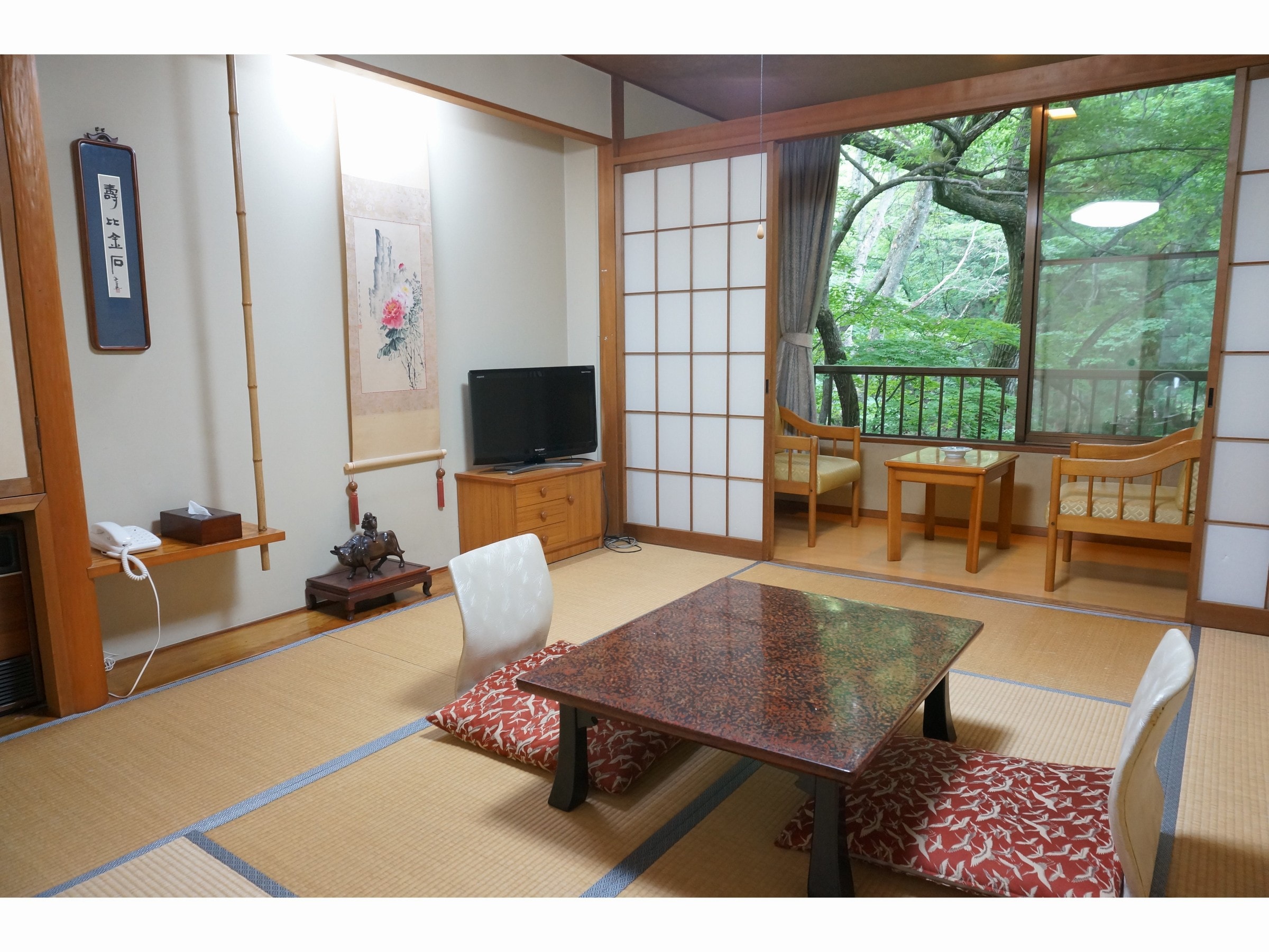 Japanese-style room for stays with toilet in the main building