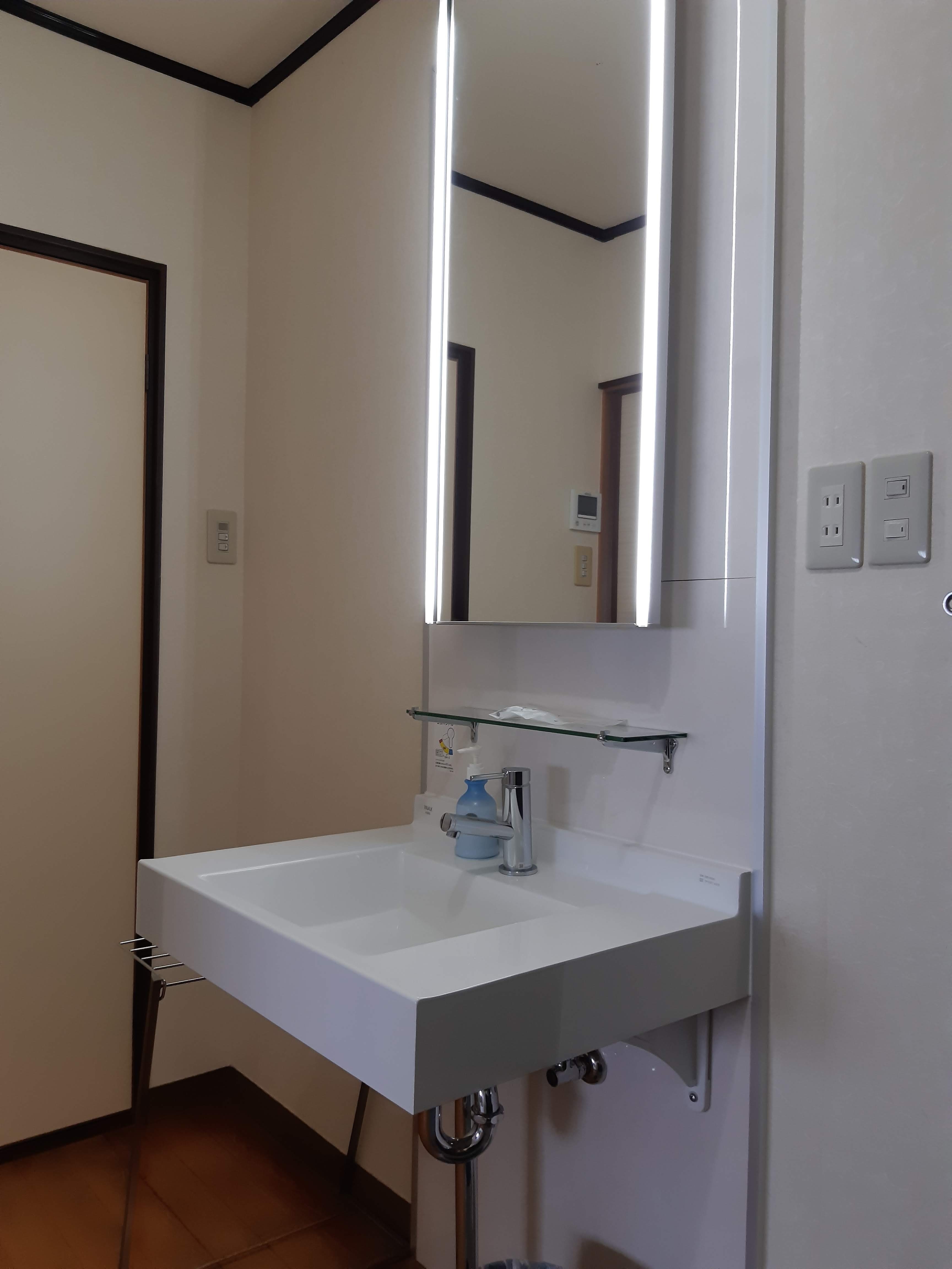 Japanese-style room (10 tatami mats) - washstand