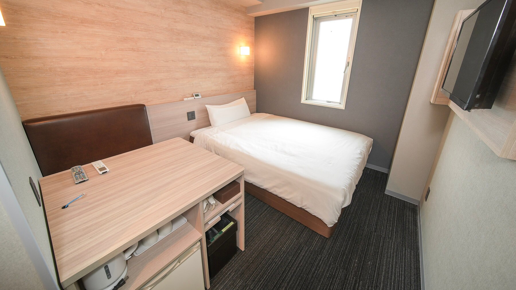 Extra Room: The slightly darker lighting will help you sleep better.