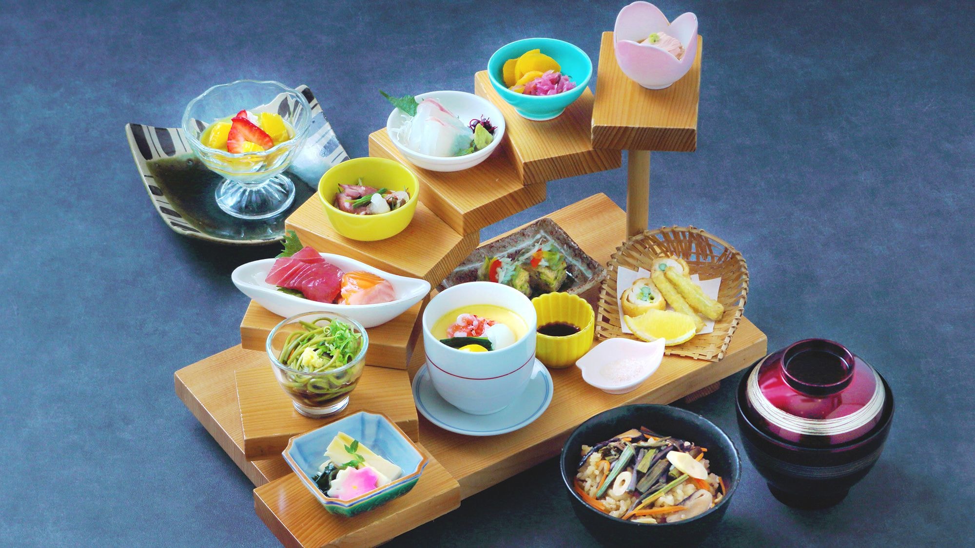 〇日式餐廳花小美