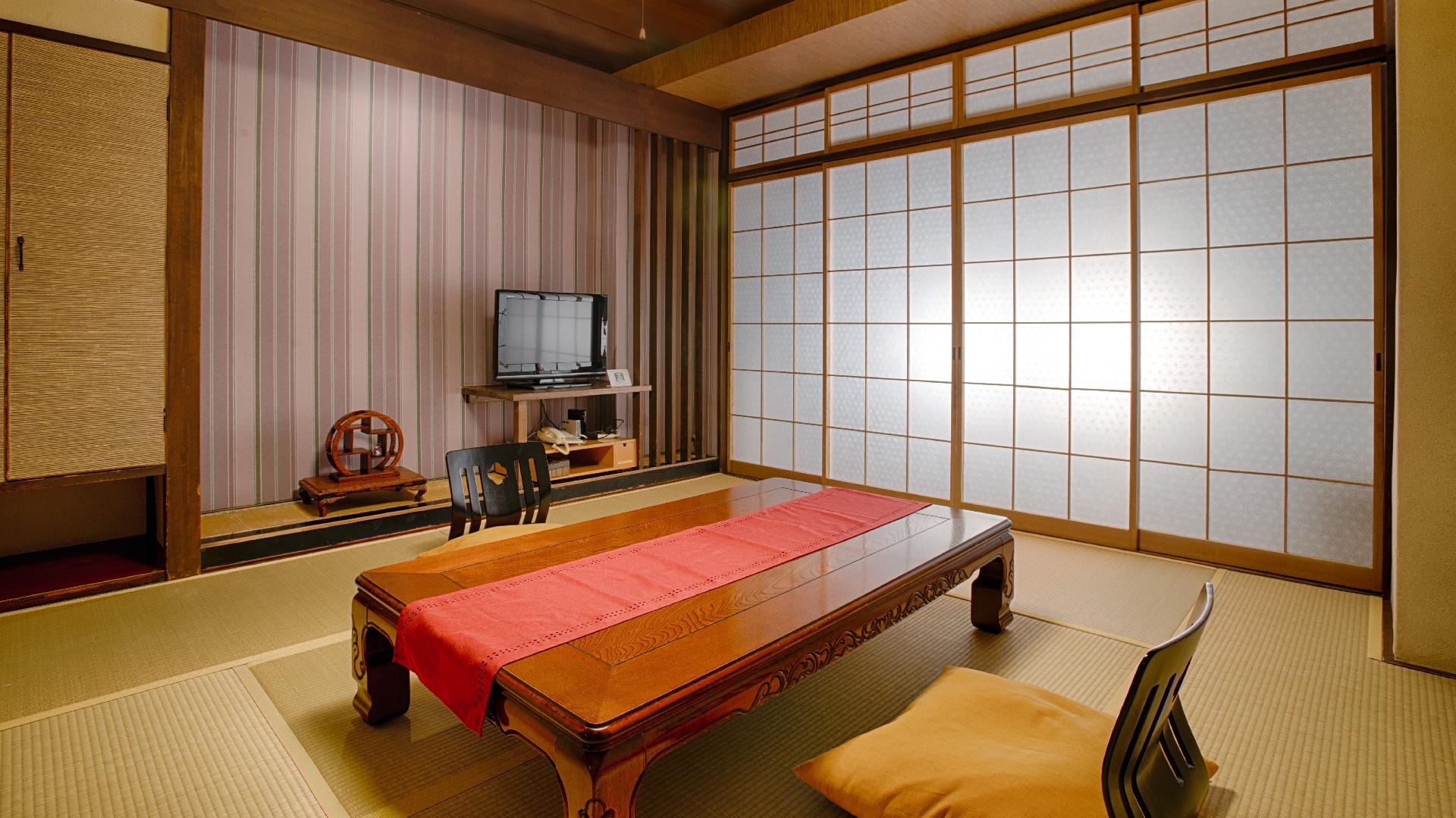 8 tatami Japanese-style room