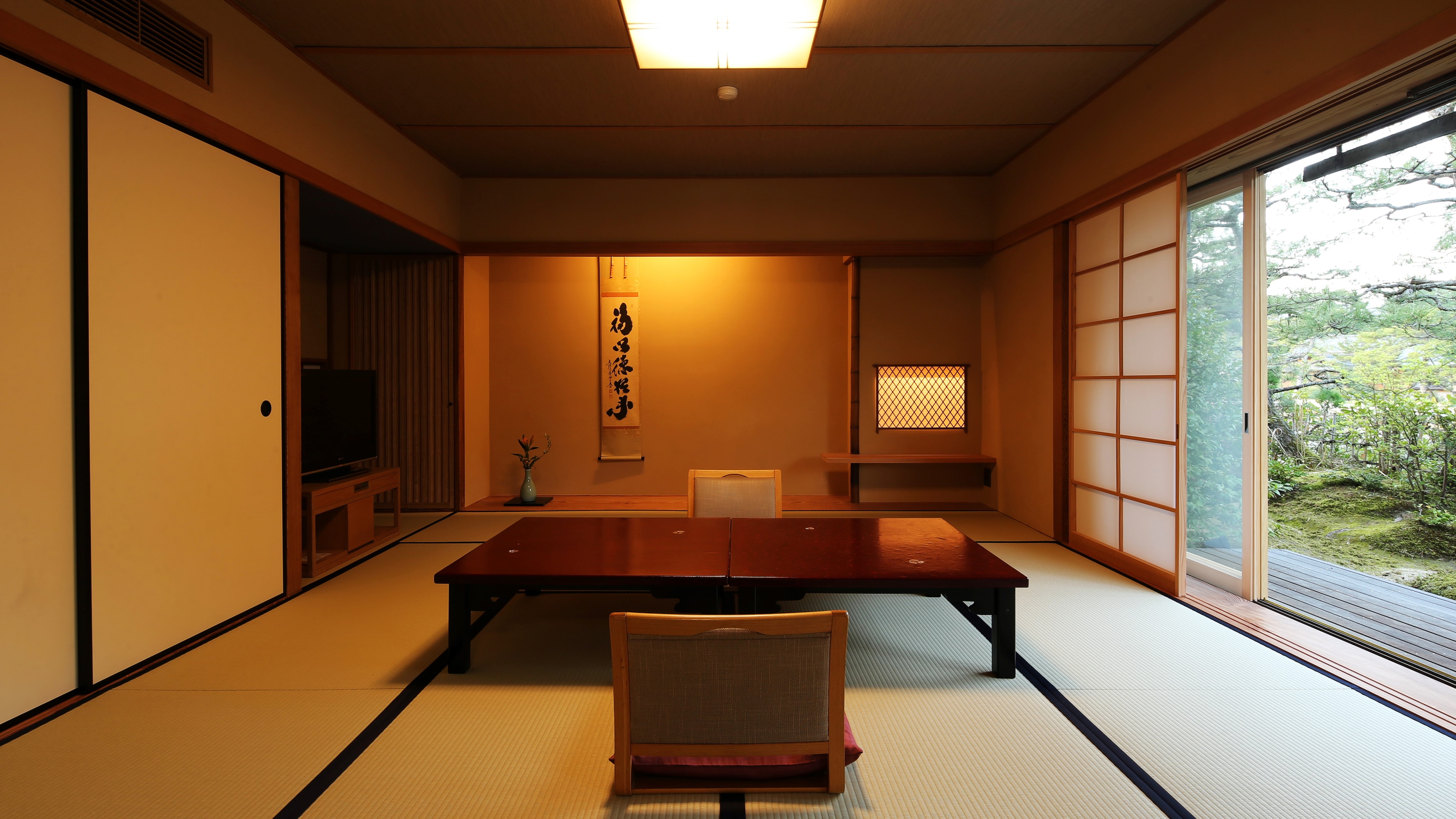 [Setsugekka no Mune] 参与新皇居建设的吉村顺三设计的木制客房。