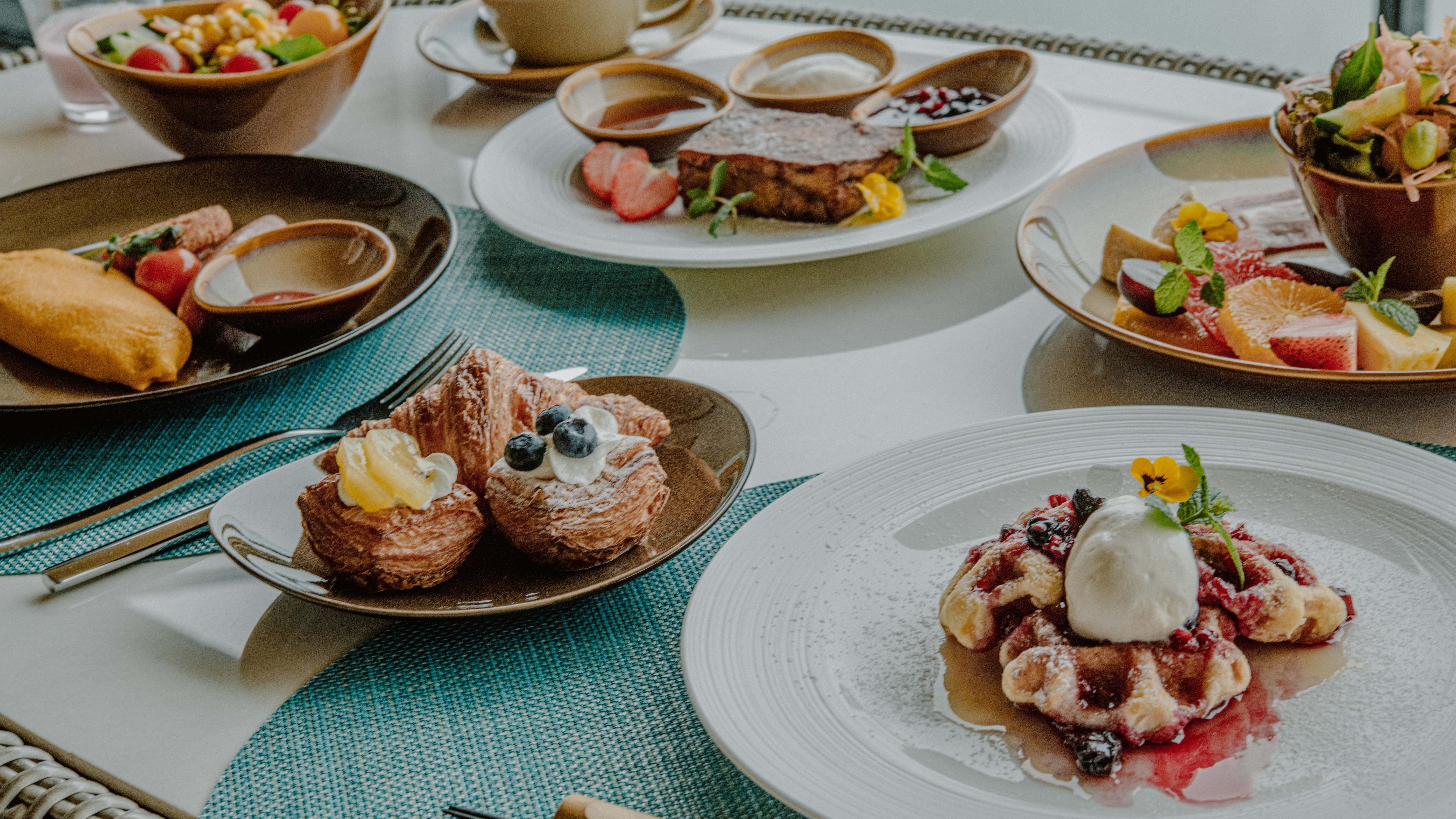 Breakfast at Restaurant "Elements"