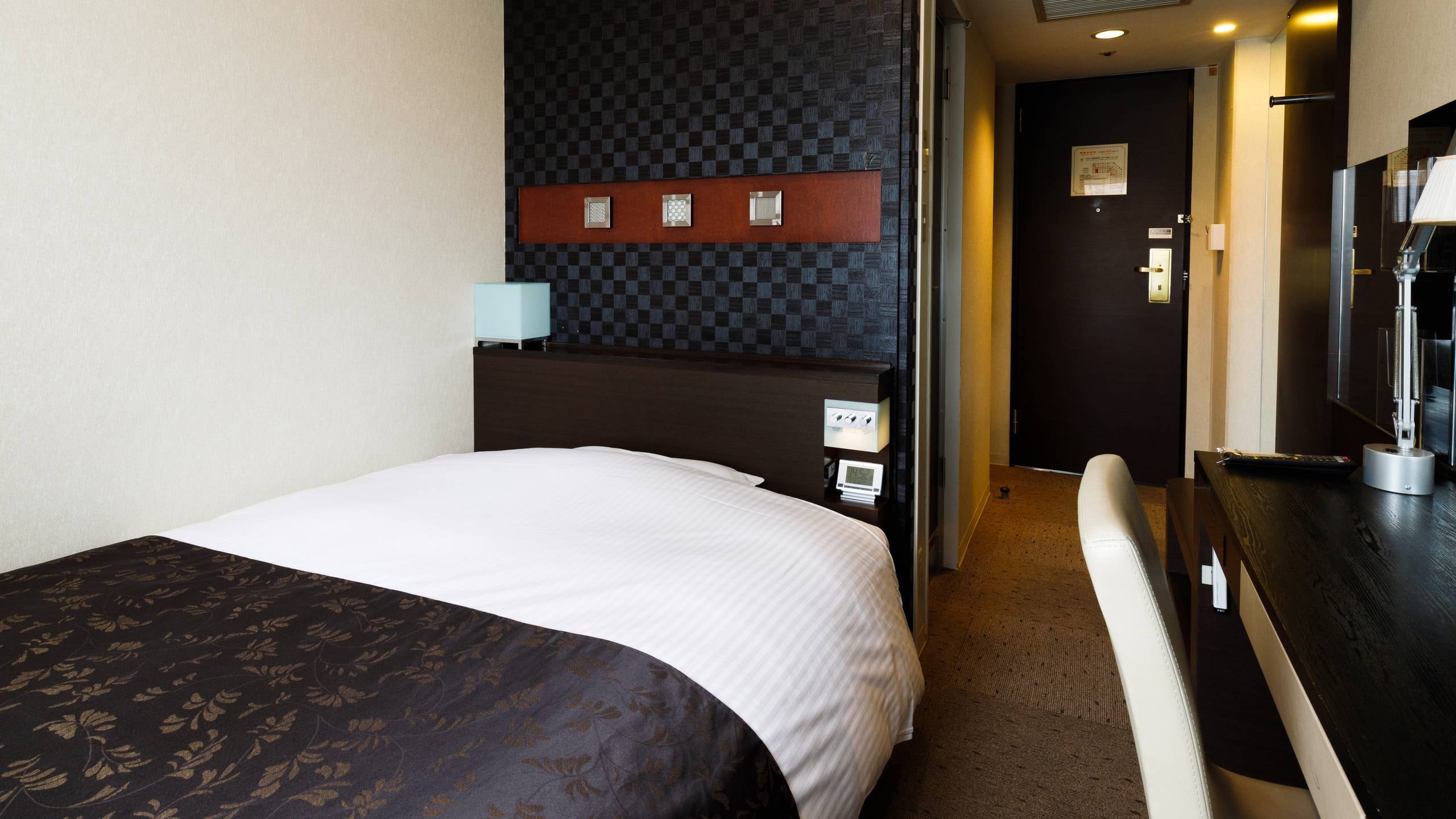 Semi-double room (example)
